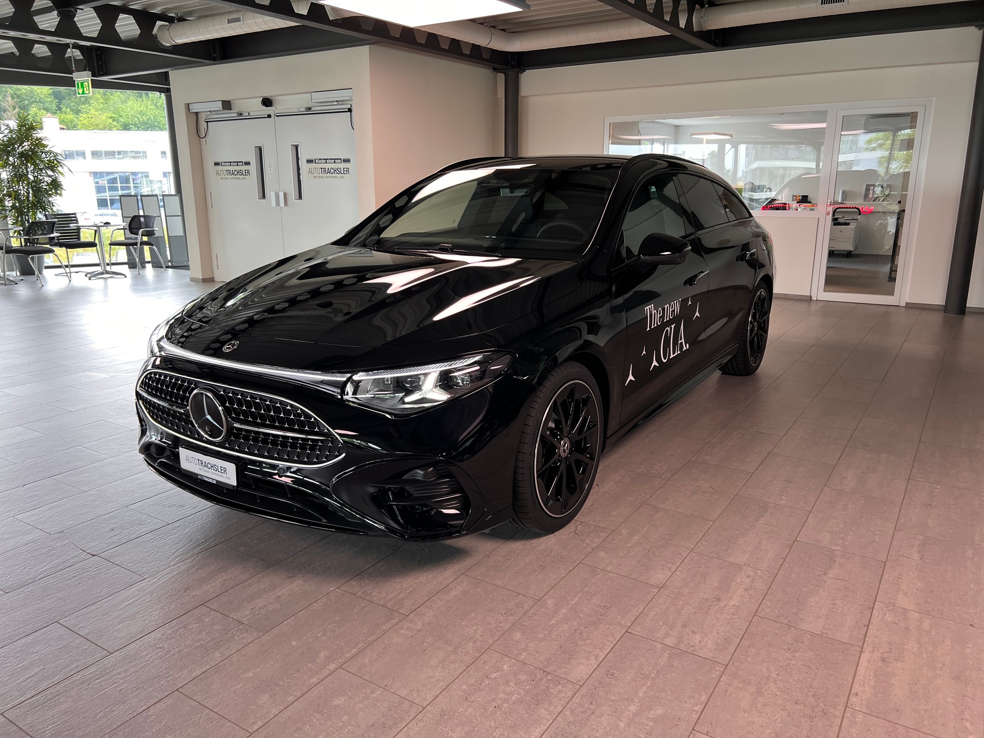 MERCEDES-BENZ CLA Shooting Brake 220 4Matic 8G-DCT-image-3
