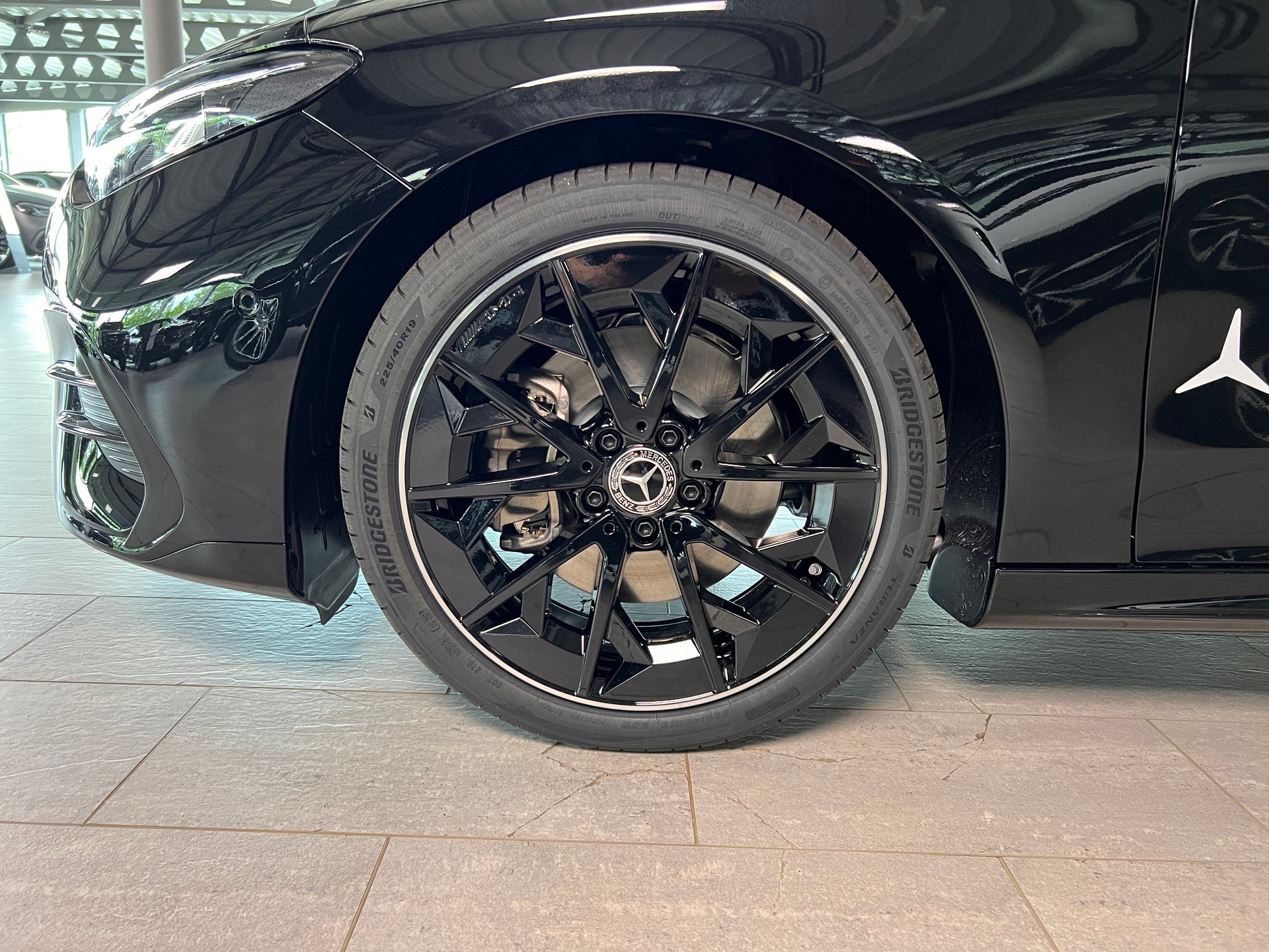 MERCEDES-BENZ CLA Shooting Brake 220 4Matic 8G-DCT-image-4