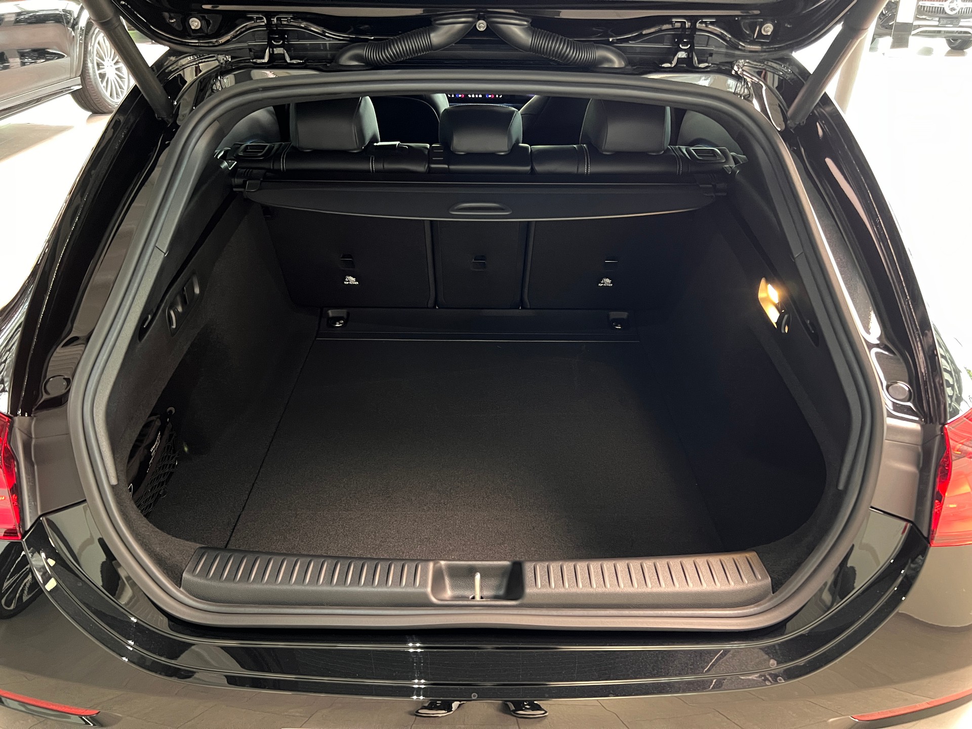 MERCEDES-BENZ CLA Shooting Brake 220 4Matic 8G-DCT-image-5