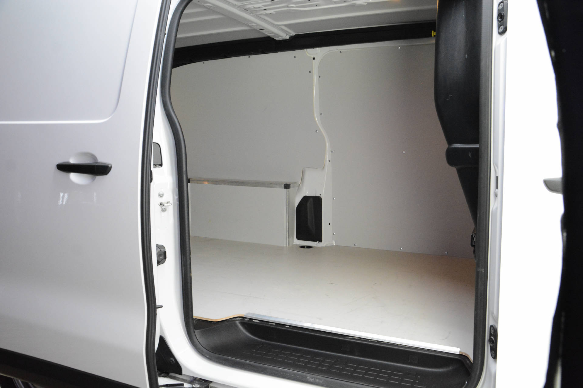 OPEL Vivaro Cargo XL 2.0 D 144 S/S-image-18