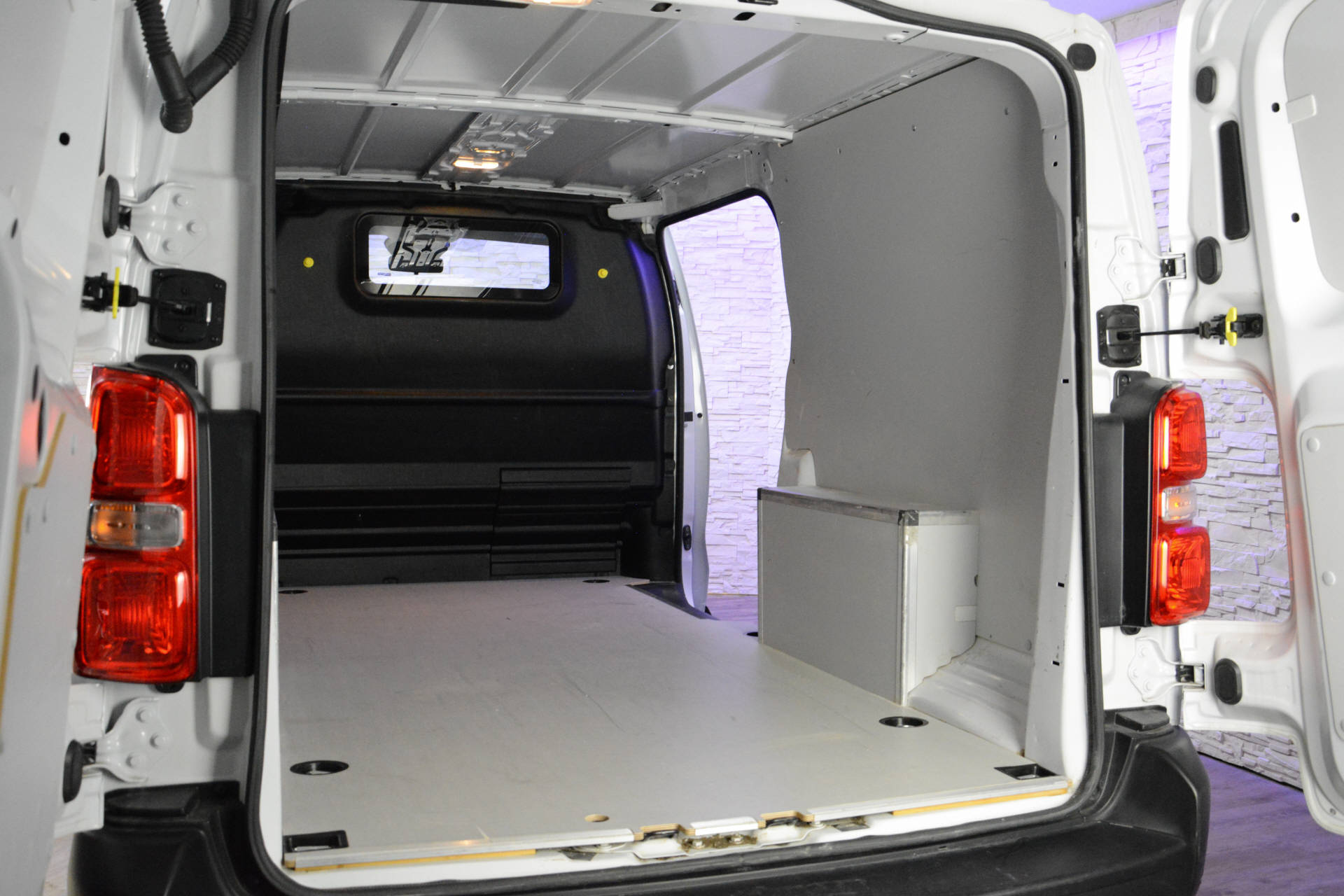 OPEL Vivaro Cargo XL 2.0 D 144 S/S-image-17