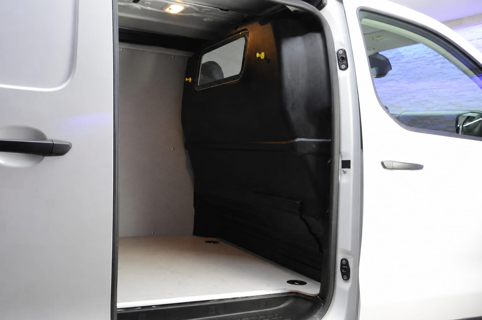 OPEL Vivaro Cargo XL 2.0 D 144 S/S-image-19