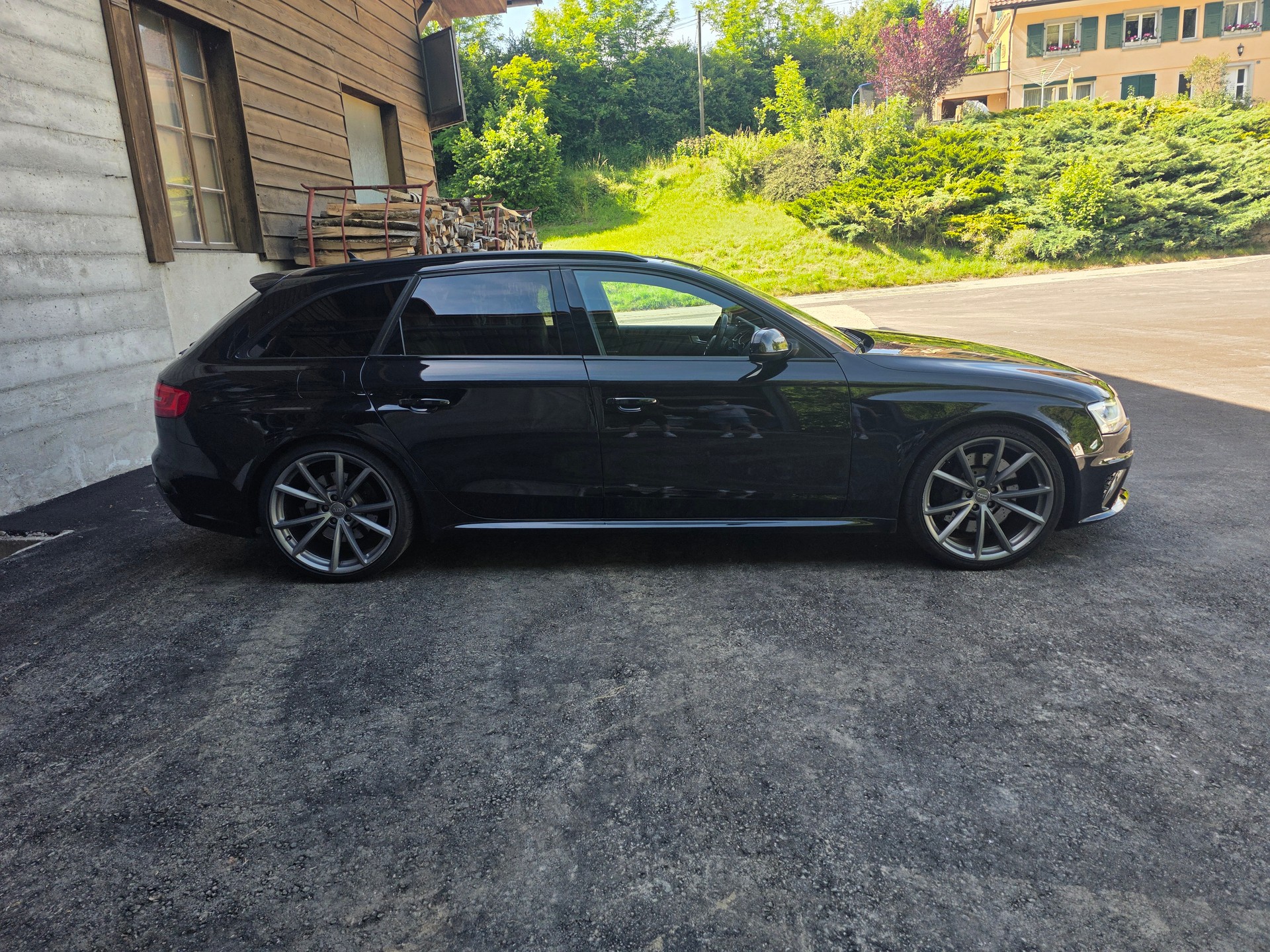 AUDI RS4 Avant 4.2 FSI V8 quattro S-tronic-image-3