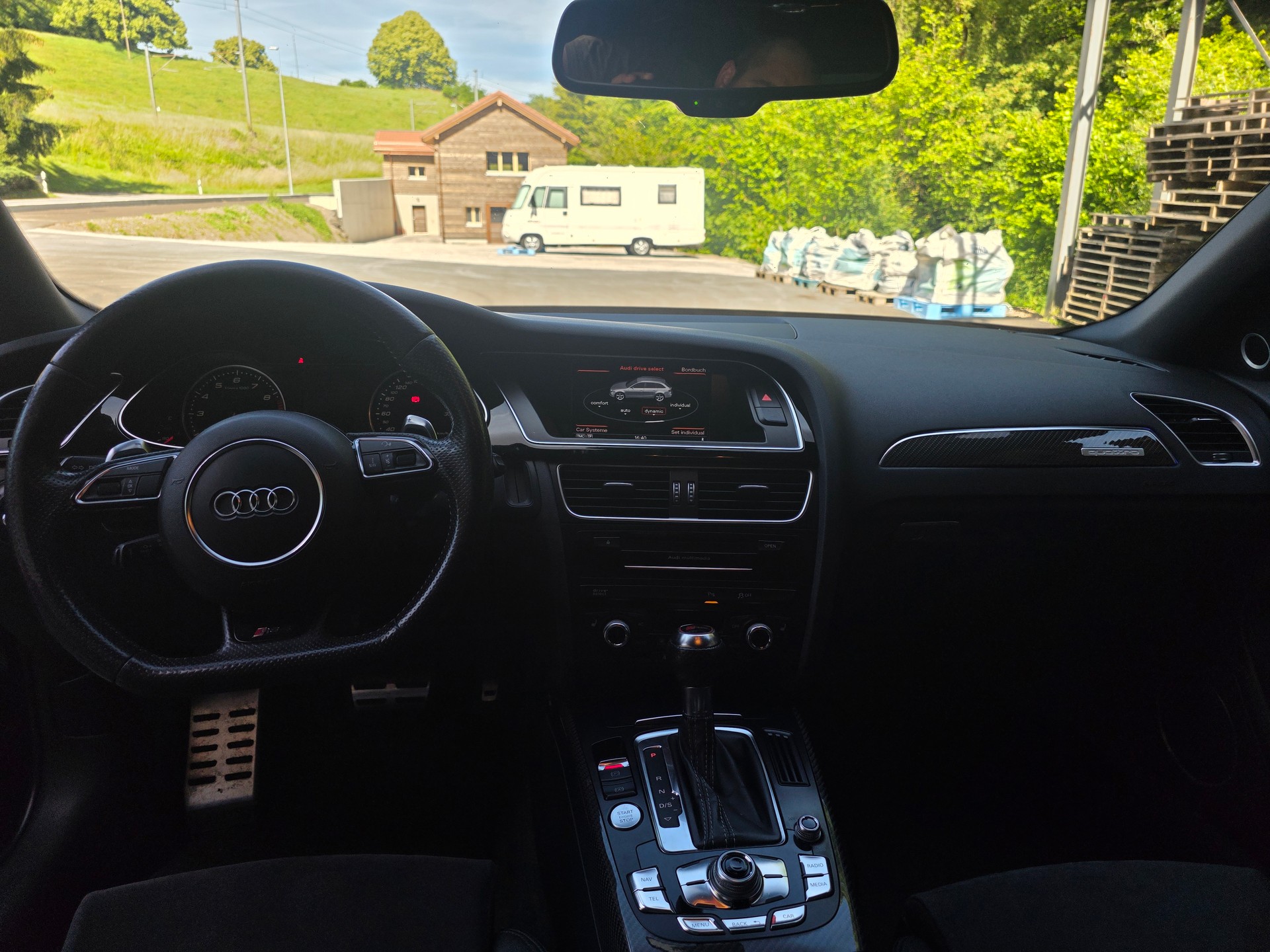 AUDI RS4 Avant 4.2 FSI V8 quattro S-tronic-image-6