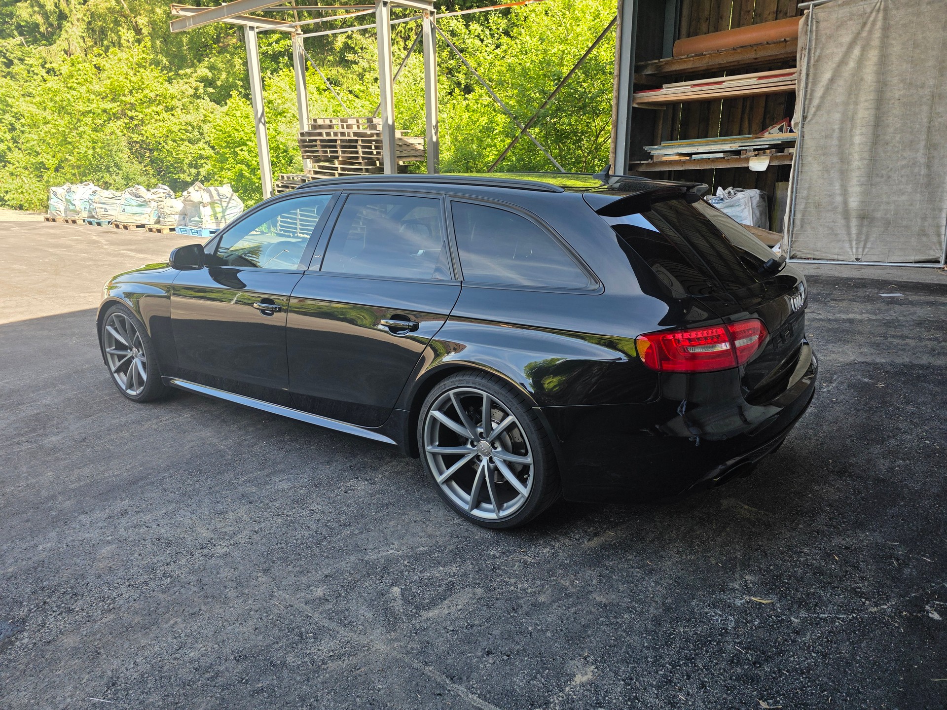 AUDI RS4 Avant 4.2 FSI V8 quattro S-tronic-image-5
