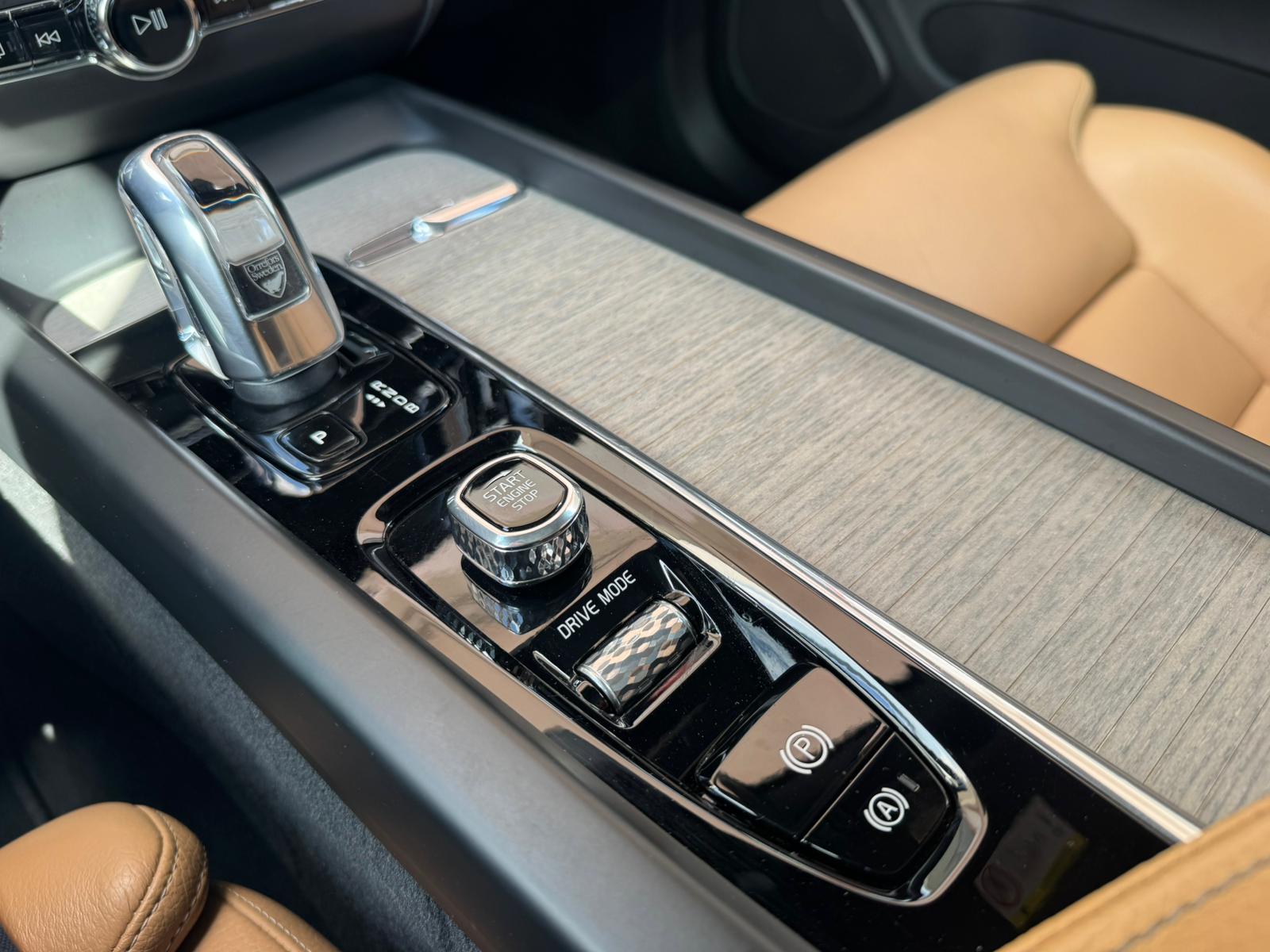 VOLVO XC60 T8 eAWD Inscription Geartronic-image-25