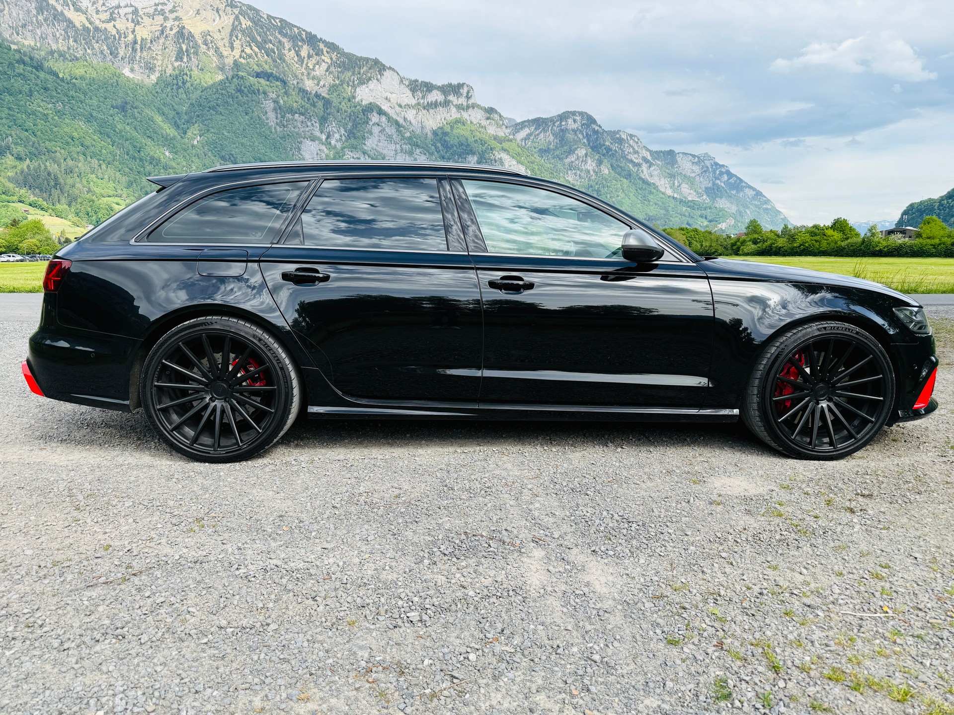 AUDI RS6 Avant 4.0 TFSI V8 performance quattro-showroom-element-2
