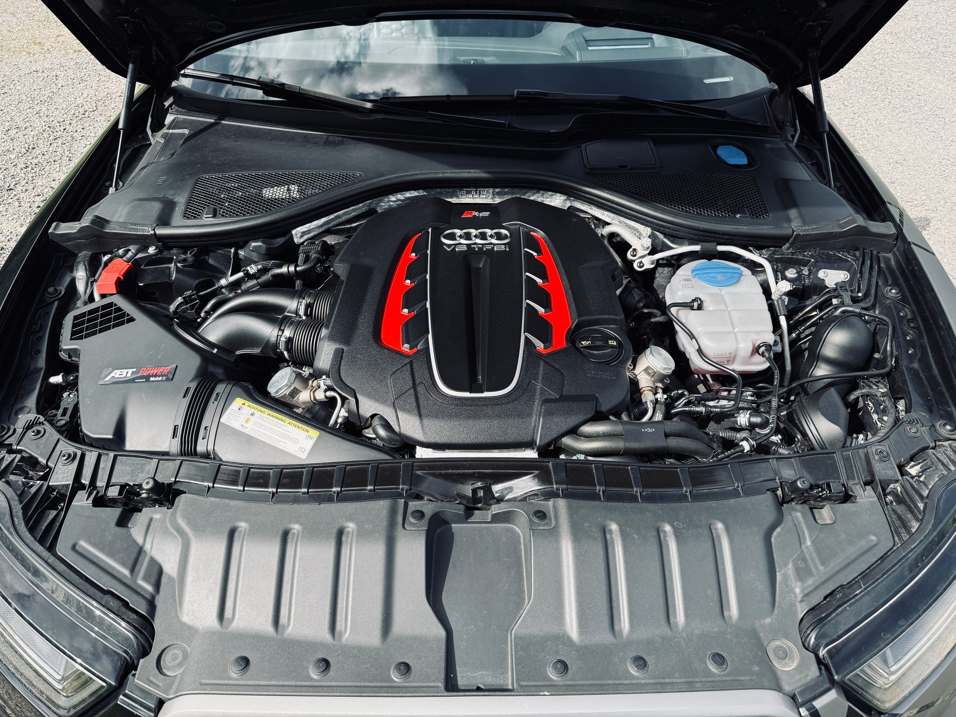 AUDI RS6 Avant 4.0 TFSI V8 performance quattro-image-7