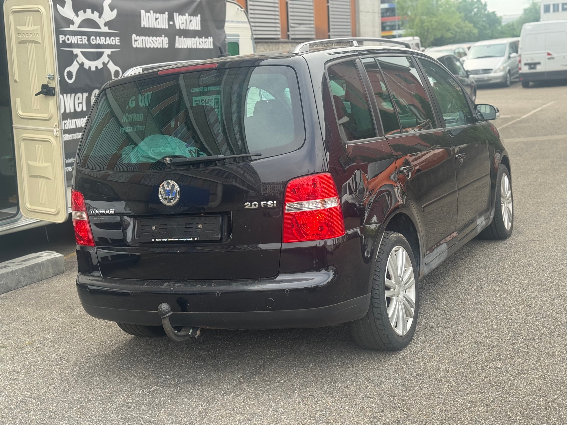 VW Touran 2.0 FSI Trendline-image-2