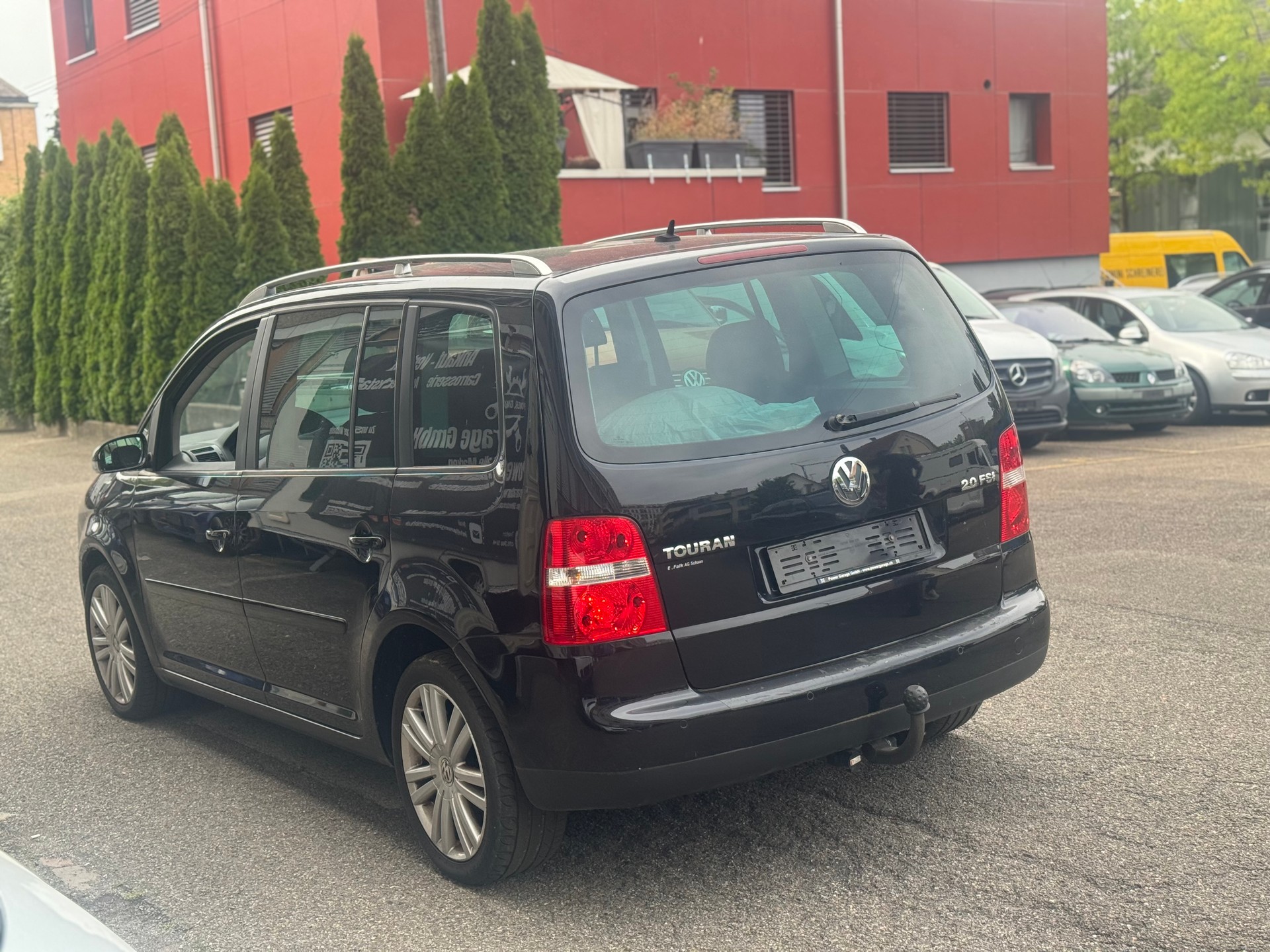 VW Touran 2.0 FSI Trendline-image-3