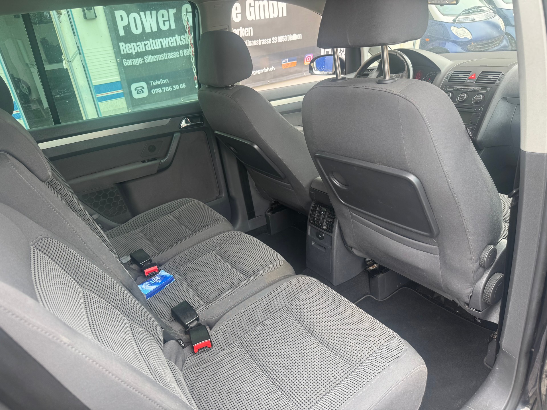 VW Touran 2.0 FSI Trendline-image-7