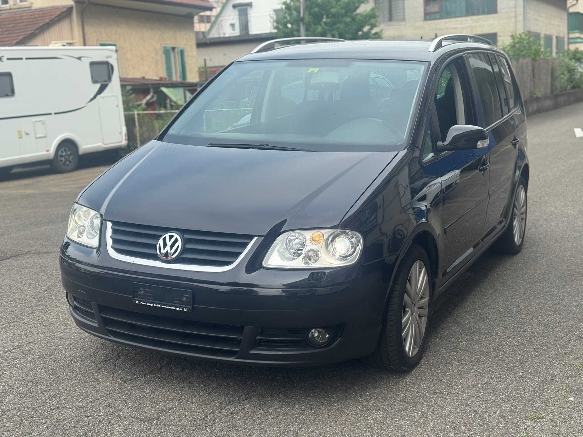 VW Touran 2.0 FSI Trendline-image-0