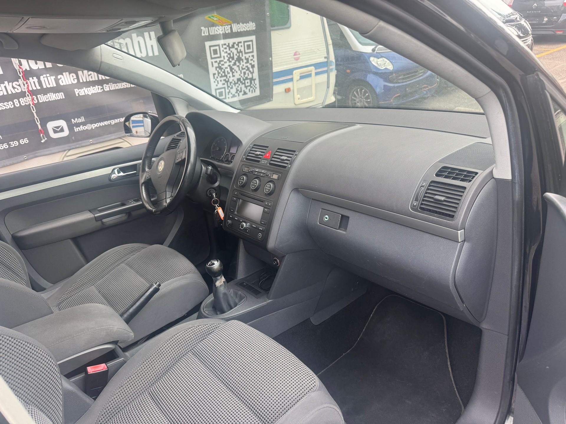 VW Touran 2.0 FSI Trendline-image-6