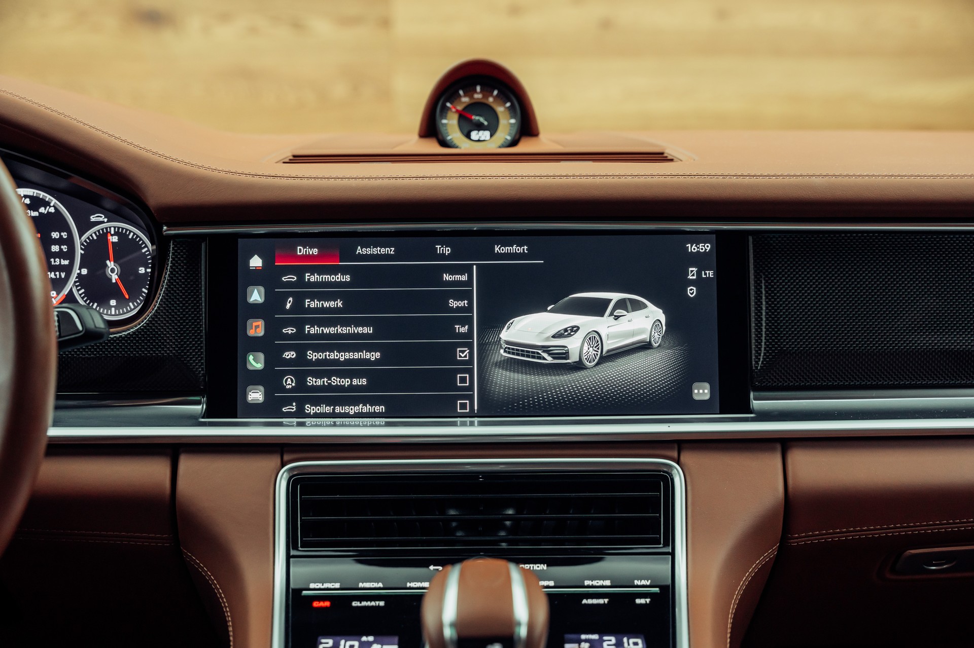 PORSCHE Panamera GTS PDK Aventuringrün-image-22