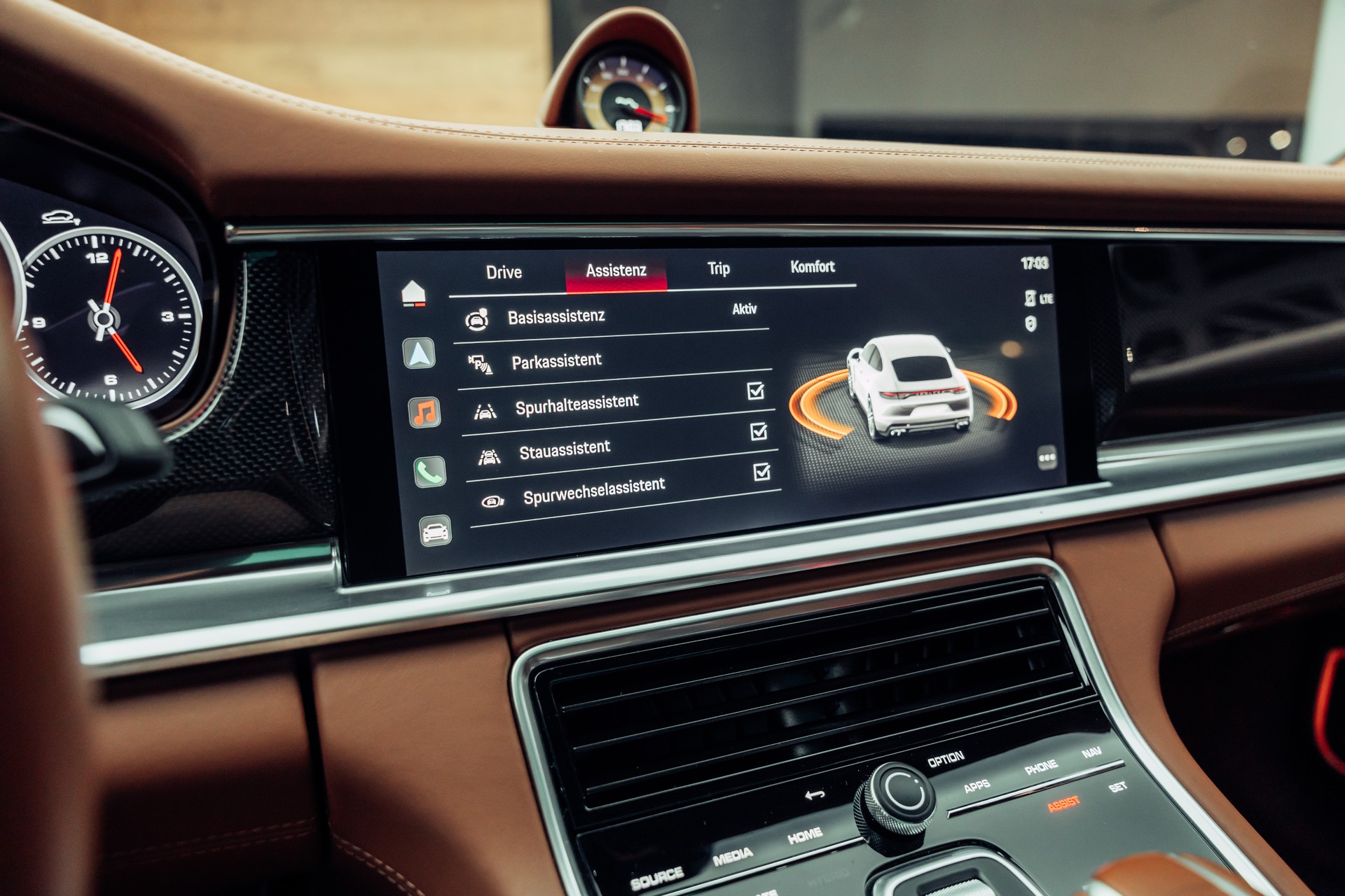 PORSCHE Panamera GTS PDK Aventuringrün-image-26