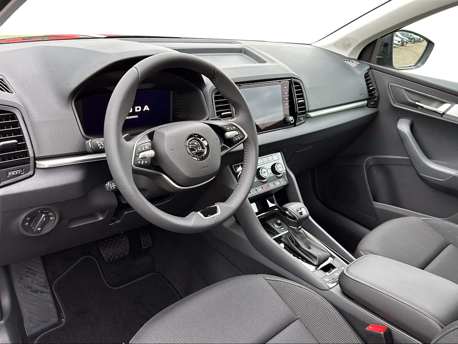 SKODA Karoq 1.5 TSI Selection DSG-image-3