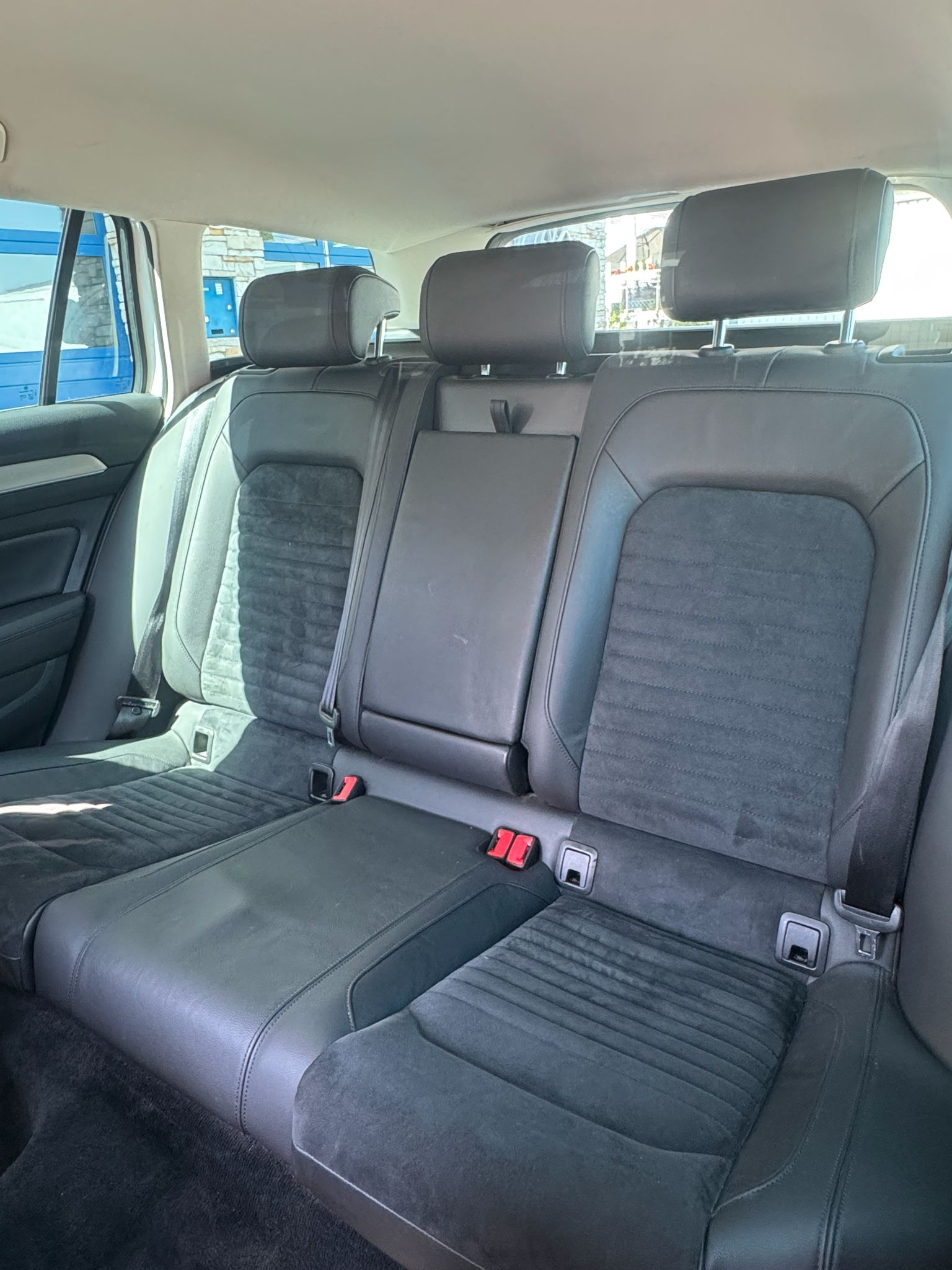 VW Passat Variant 2.0 TDI BMT Highline DSG 4Motion-image-6
