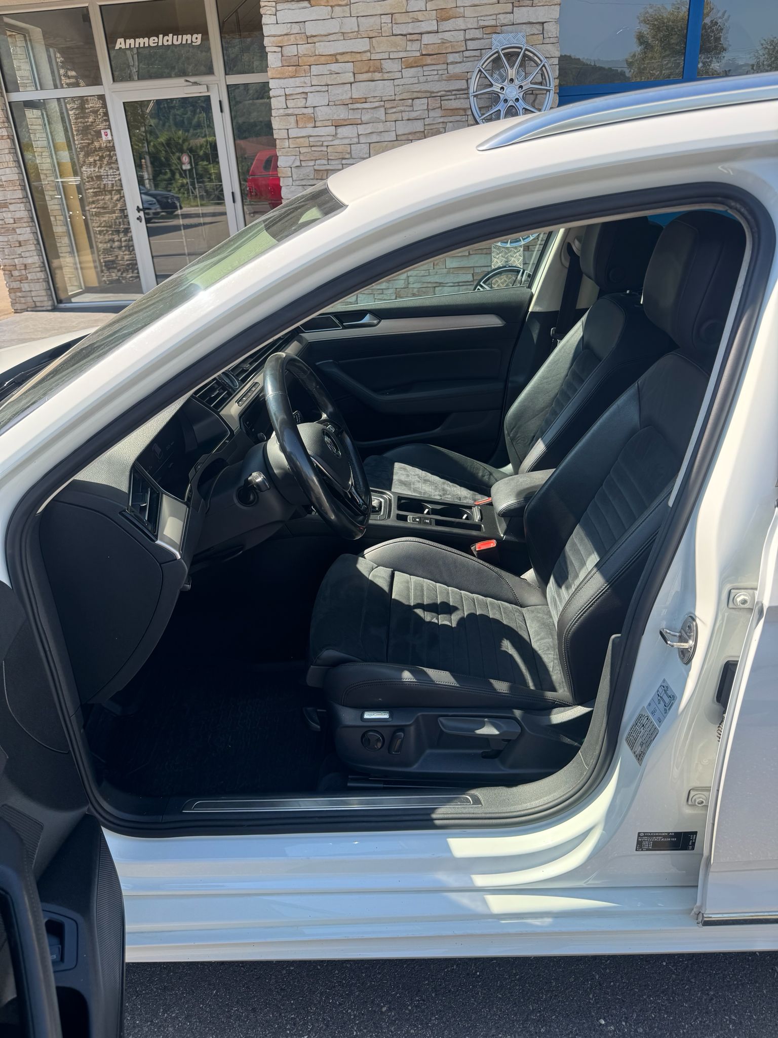 VW Passat Variant 2.0 TDI BMT Highline DSG 4Motion-image-7