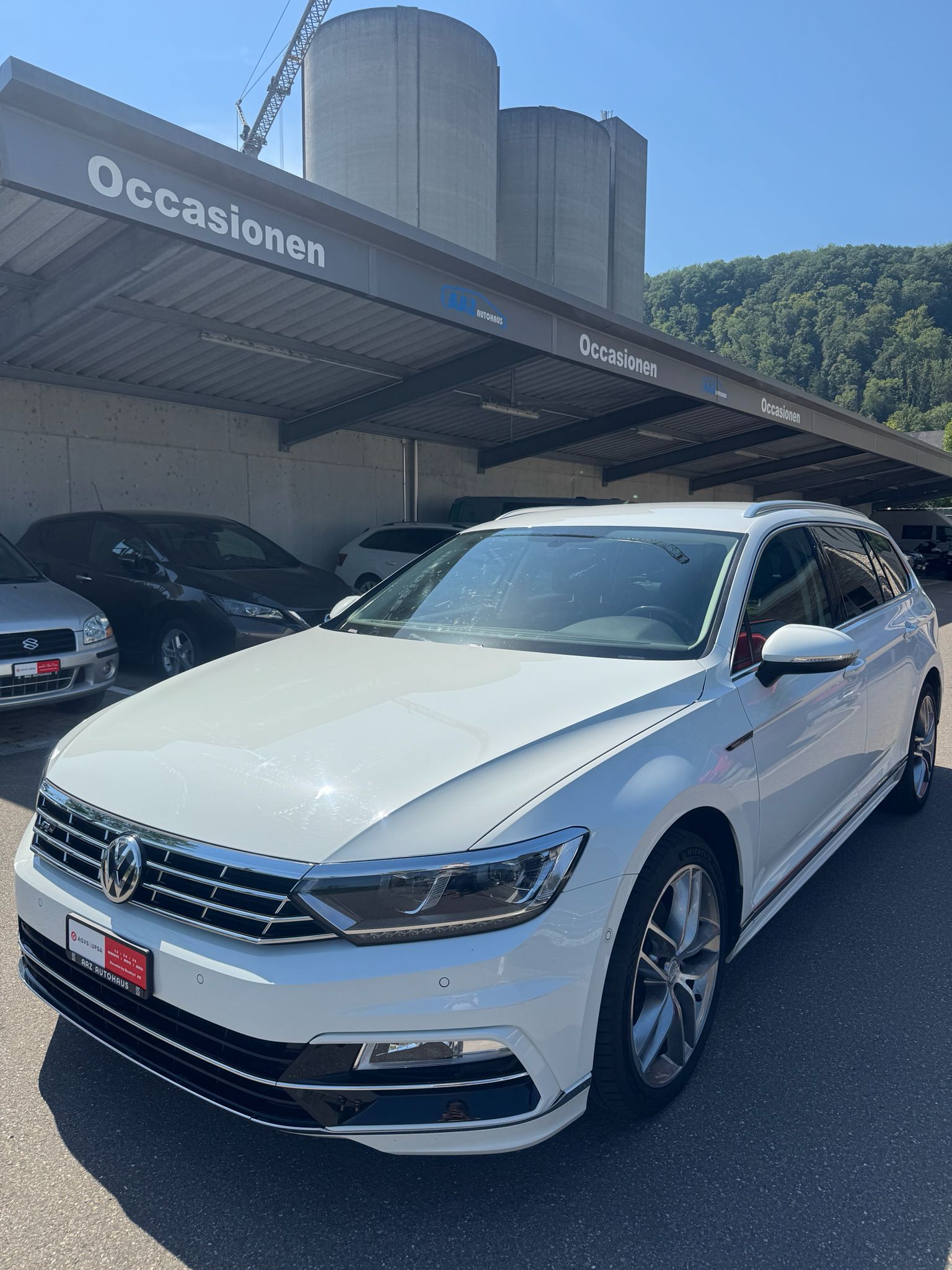 VW Passat Variant 2.0 TDI BMT Highline DSG 4Motion-image-1