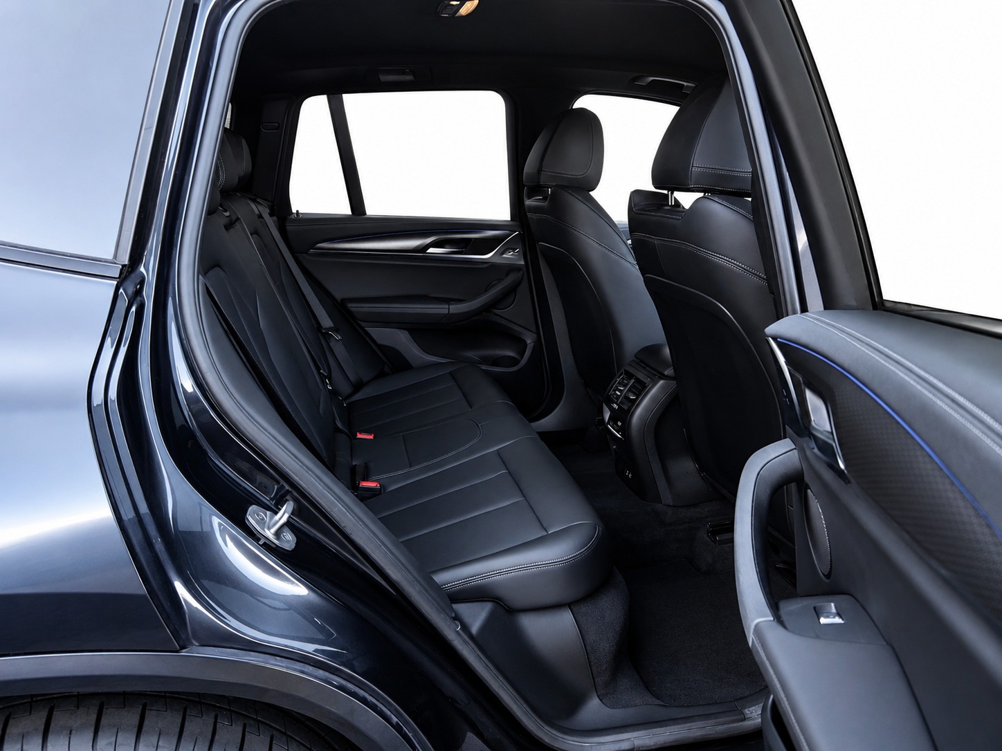 BMW X3 M40i M-SPORT CH FAHRZEUG-image-17