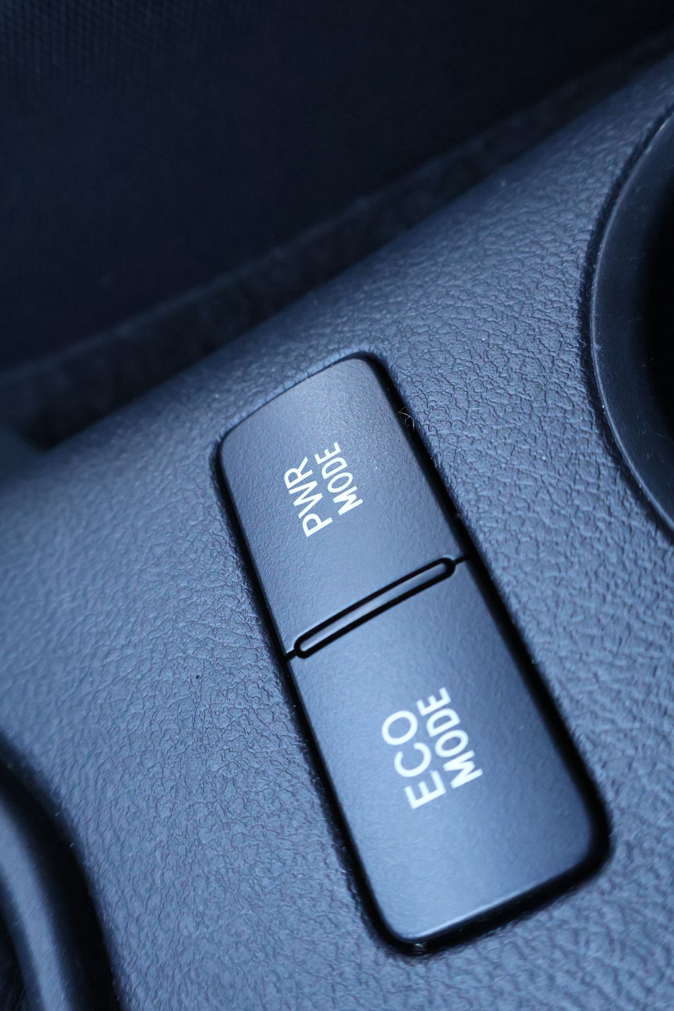 TOYOTA Hilux 2.4D-4D Luna Single Cab 4x4-image-14