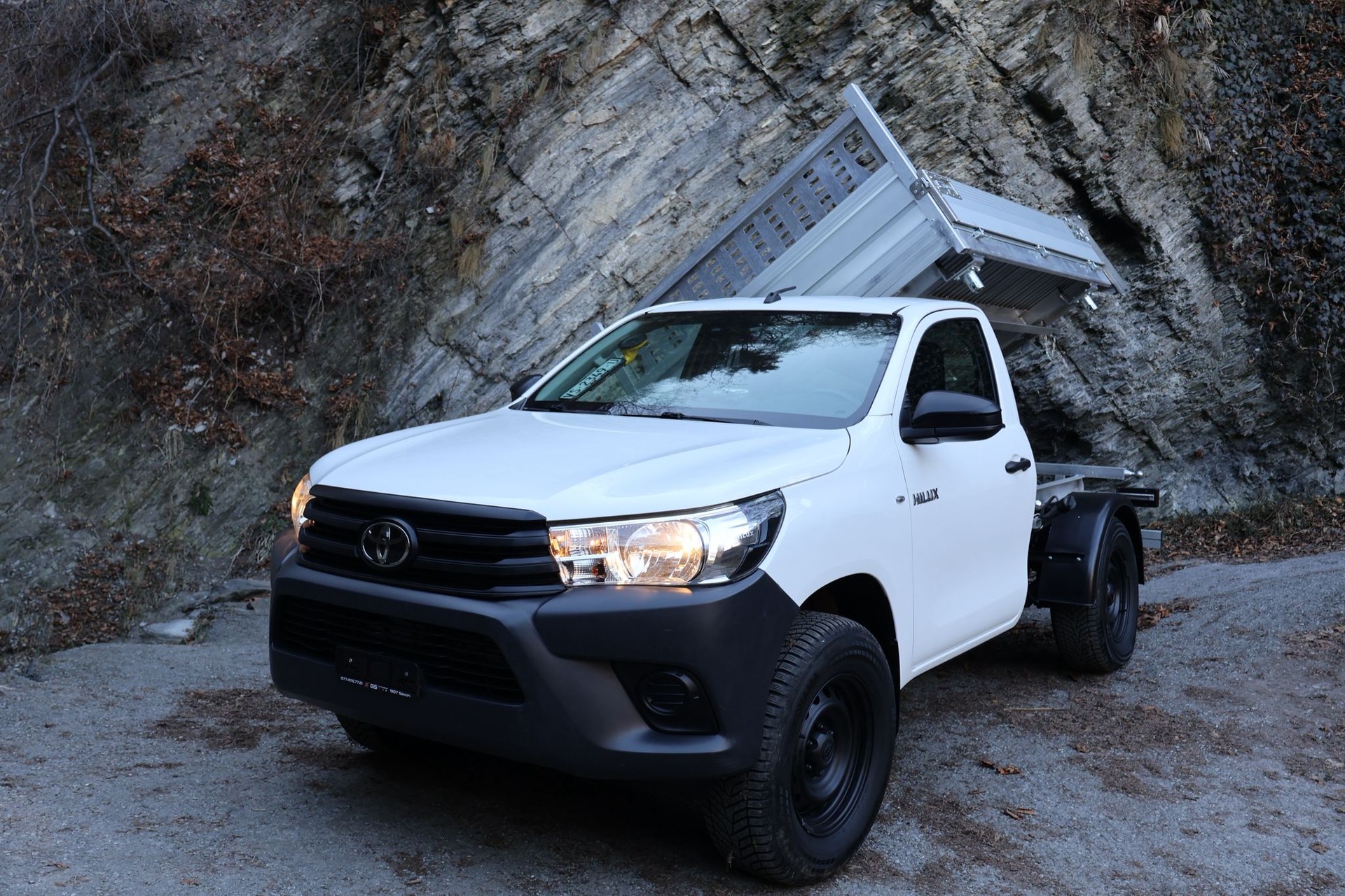 TOYOTA Hilux 2.4D-4D Luna Single Cab 4x4-image-1