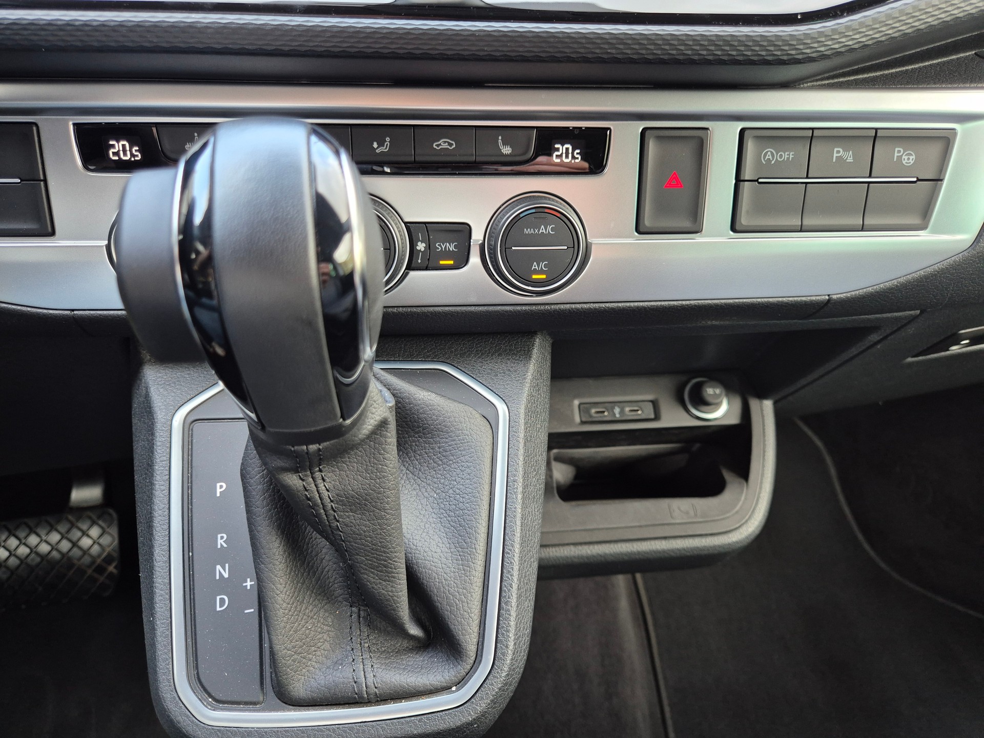 VW T6.1 Multivan 2.0 Bi-TDI Comfortline 4Motion DSG-image-21