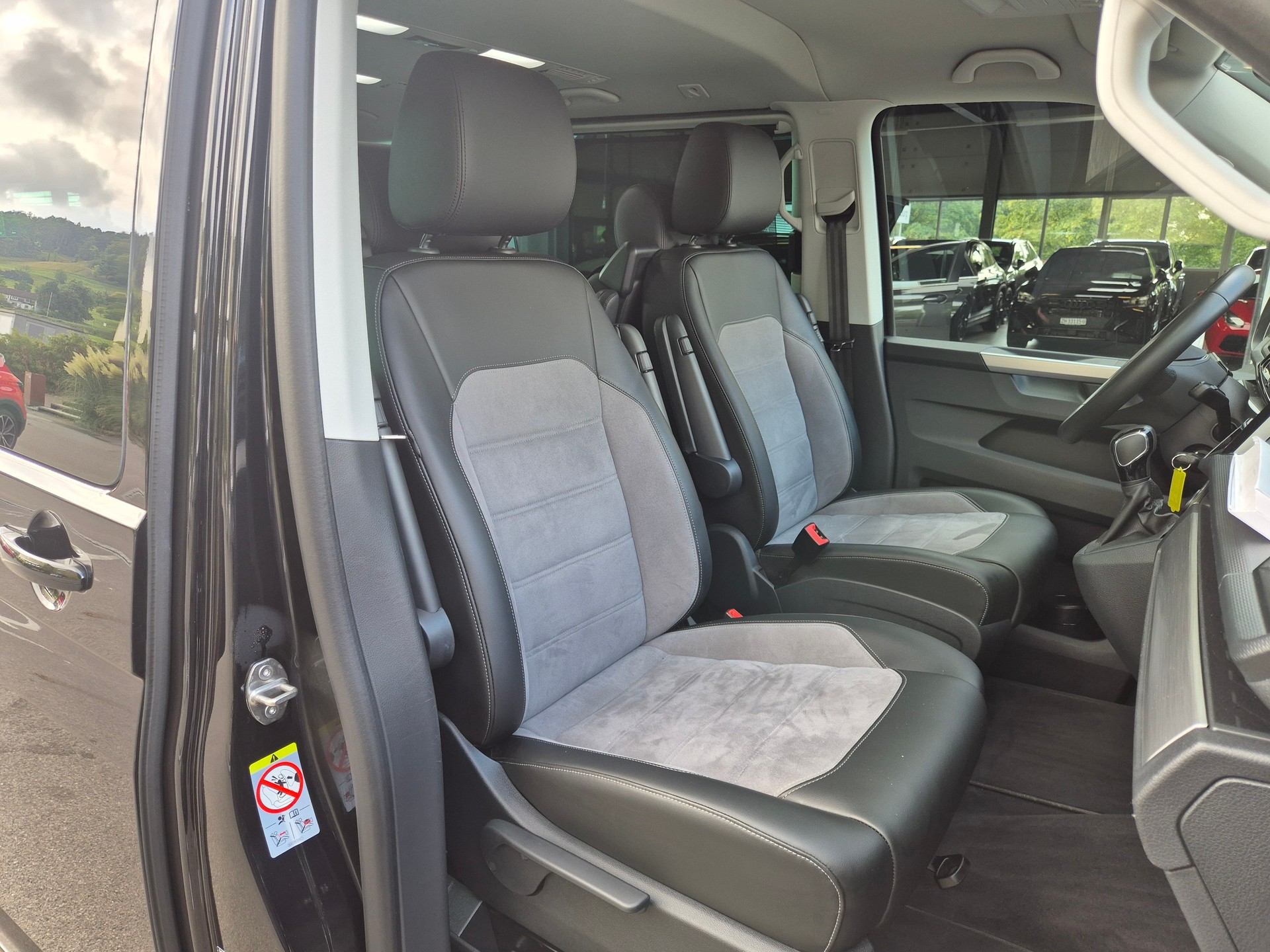 VW T6.1 Multivan 2.0 Bi-TDI Comfortline 4Motion DSG-image-19