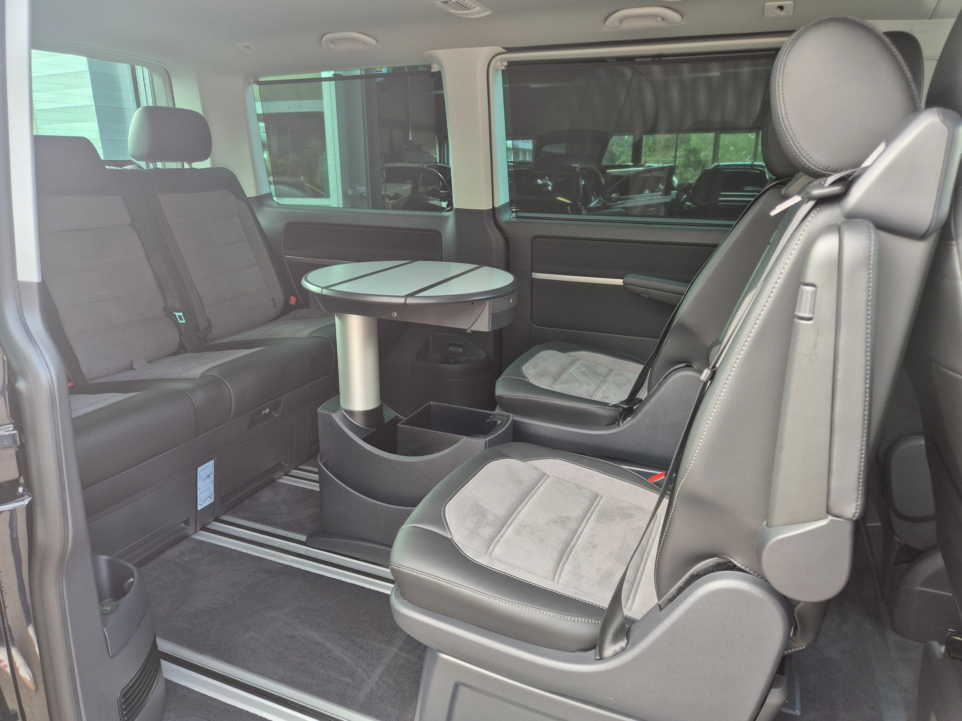VW T6.1 Multivan 2.0 Bi-TDI Comfortline 4Motion DSG-image-18