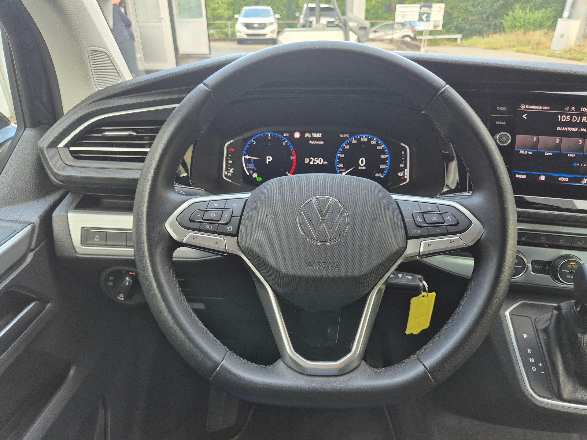 VW T6.1 Multivan 2.0 Bi-TDI Comfortline 4Motion DSG-image-14