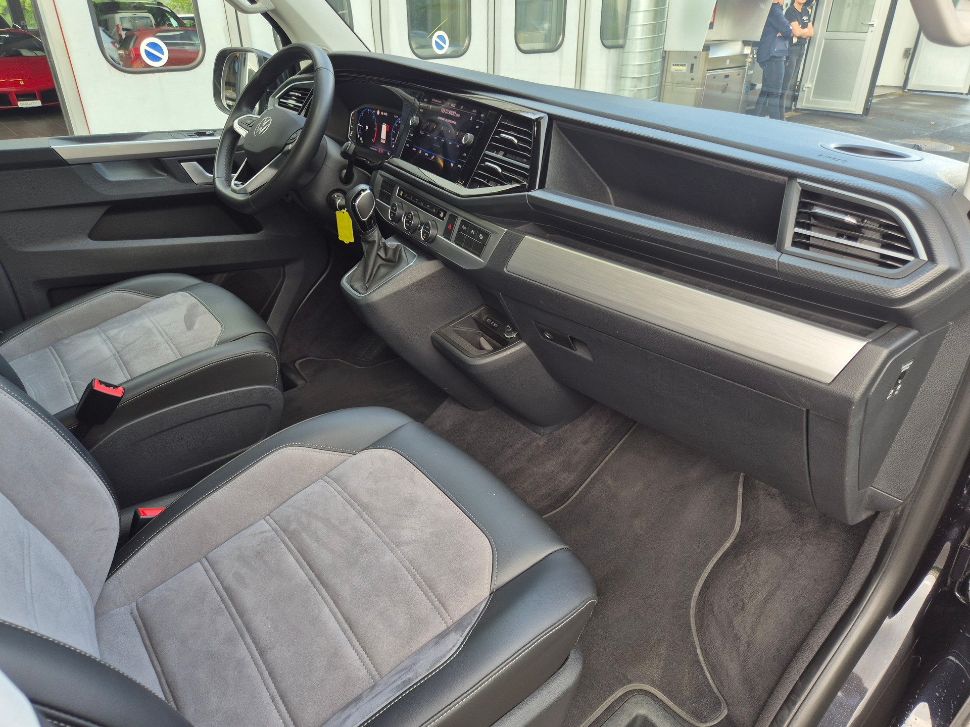 VW T6.1 Multivan 2.0 Bi-TDI Comfortline 4Motion DSG-image-20