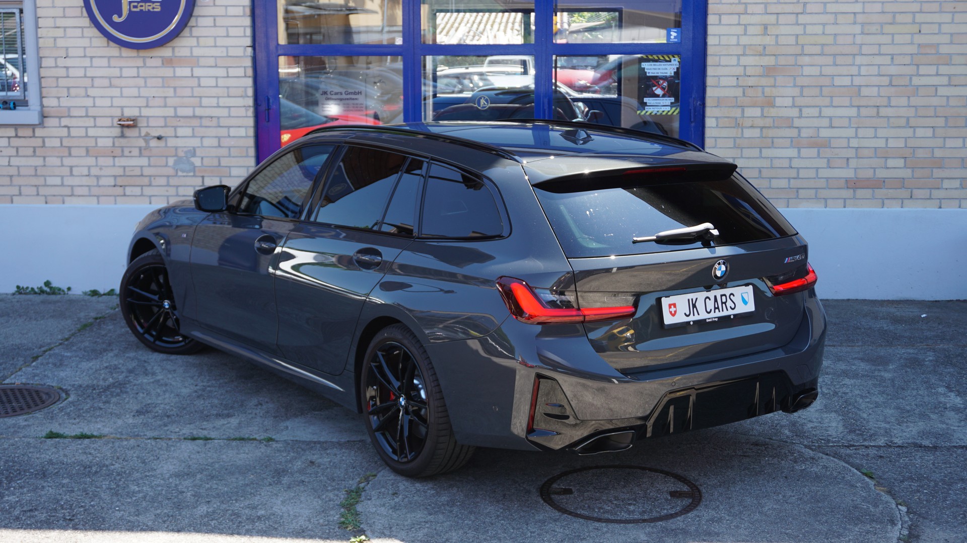 BMW M340i xDrive Touring-image-9
