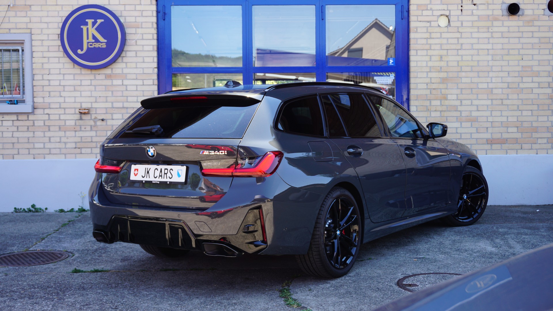 BMW M340i xDrive Touring-image-6