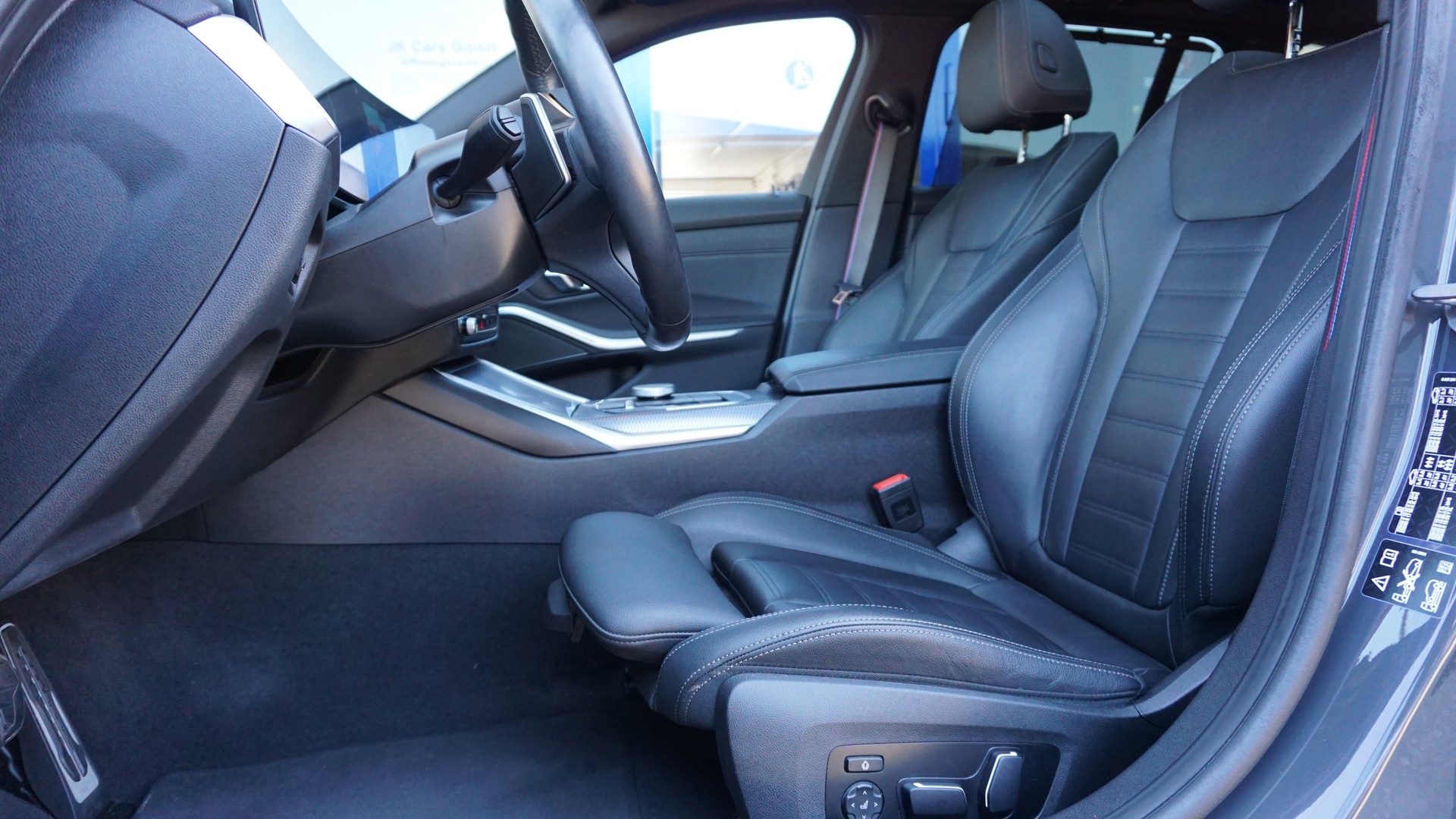 BMW M340i xDrive Touring-image-14