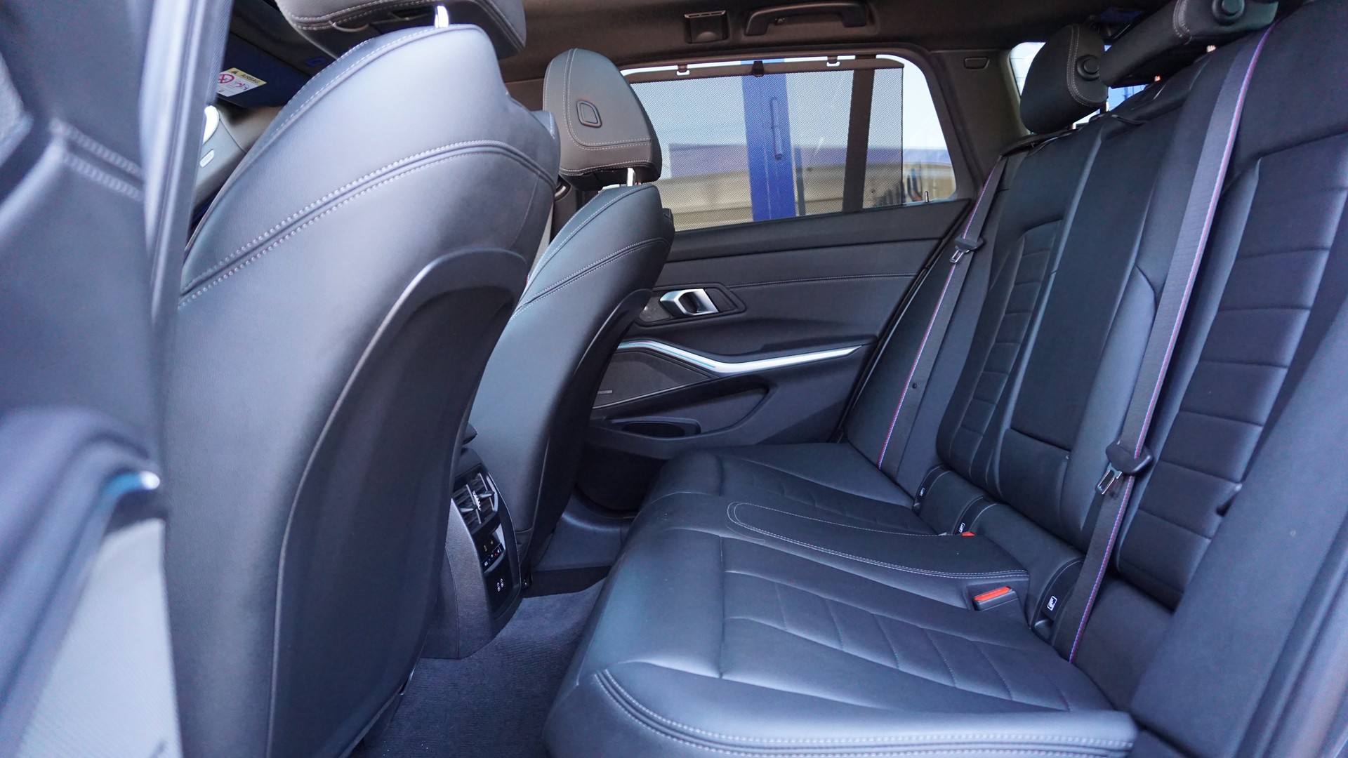 BMW M340i xDrive Touring-image-16