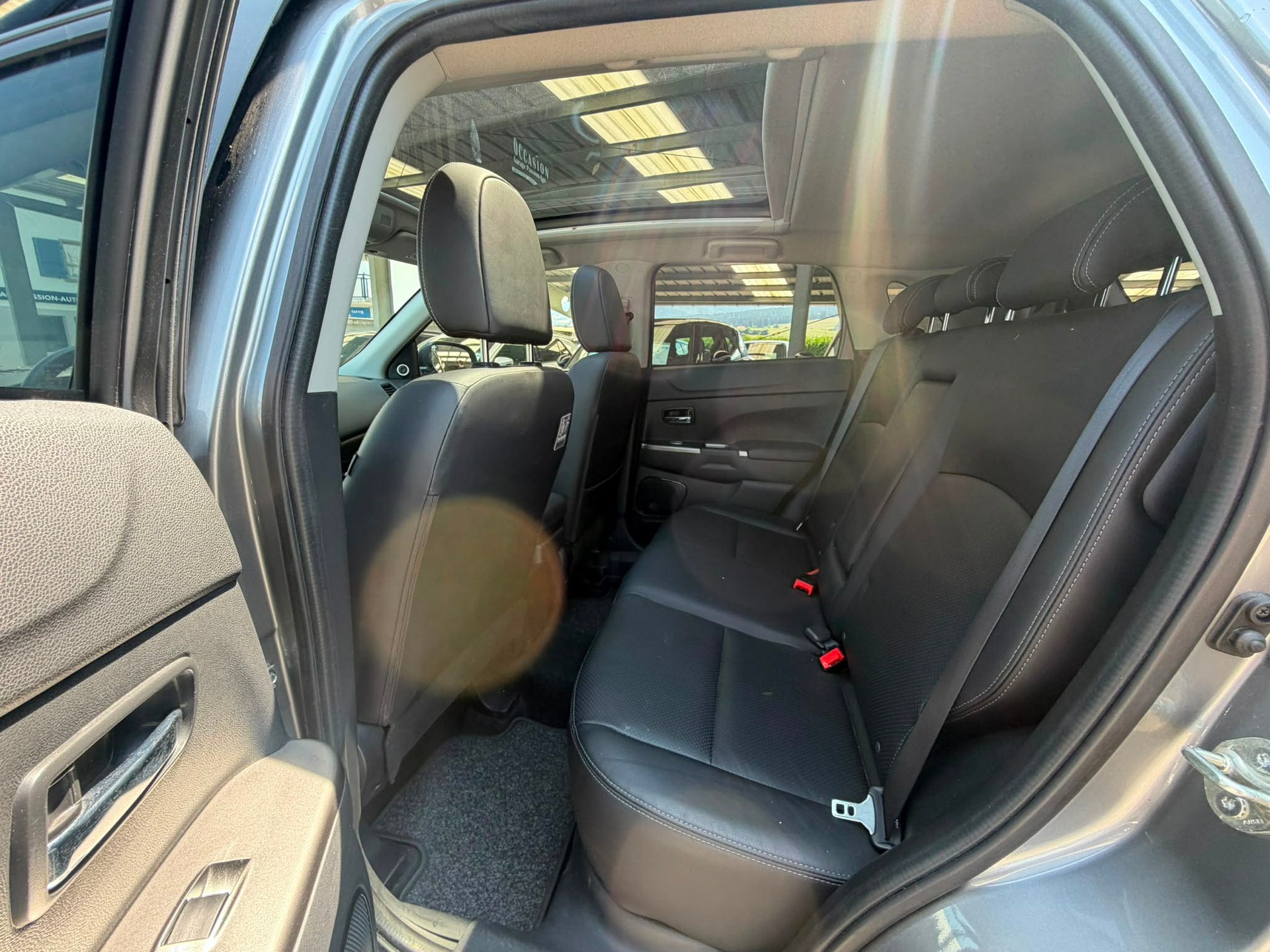 MITSUBISHI ASX 2.0 Diamond Swiss 4WD Automat-image-11