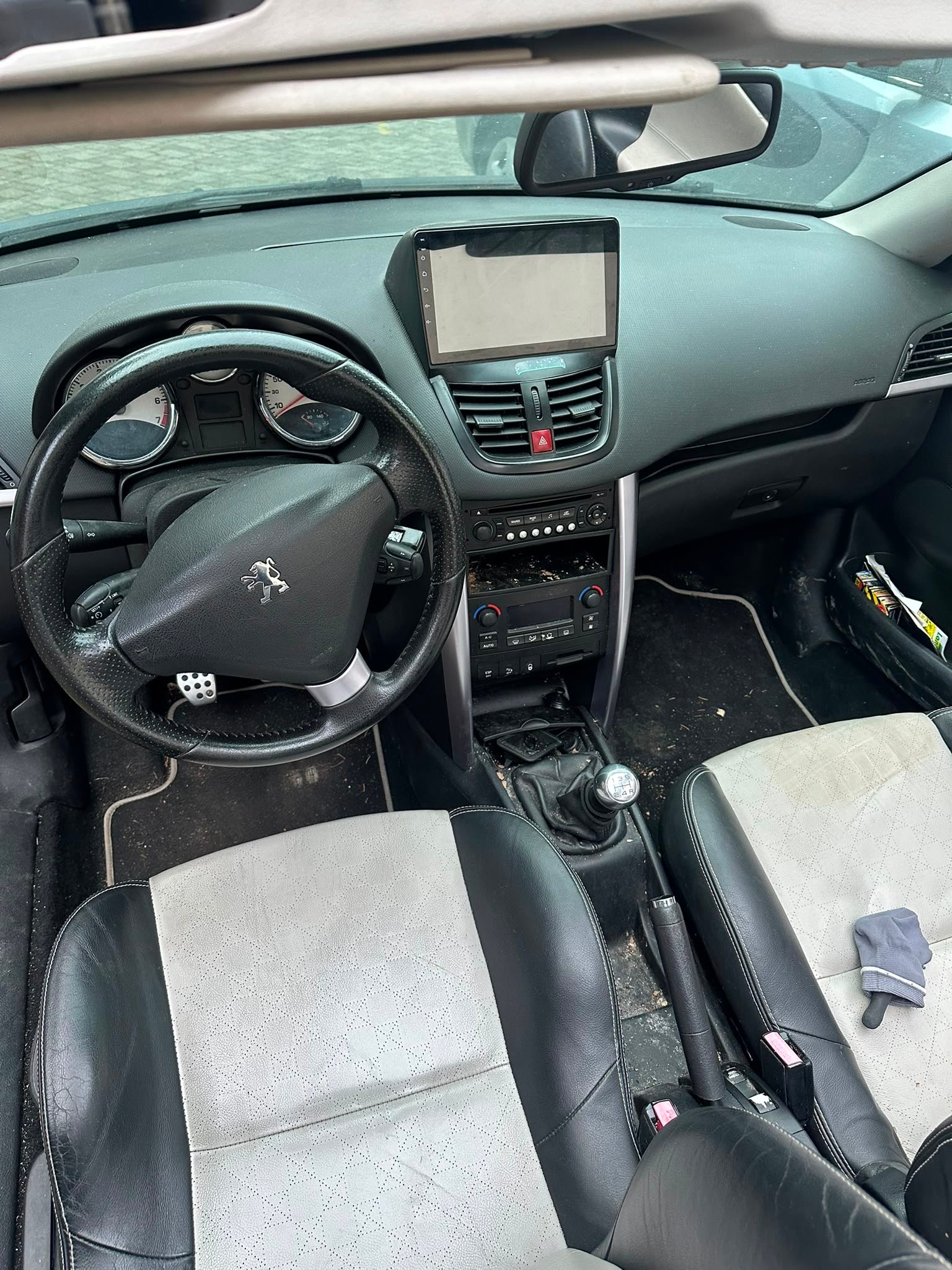 PEUGEOT 207 CC 1.6 16V Turbo Roland Garros-image-1