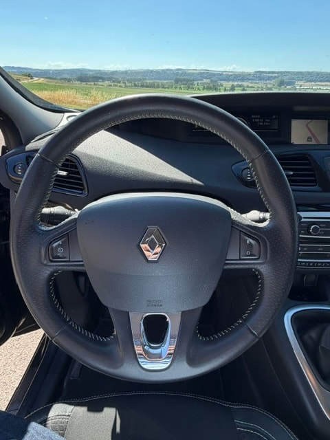 RENAULT Grand Scénic 1.2 16V Turbo Swiss Edition-image-14