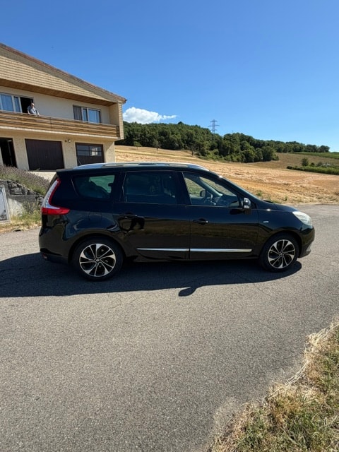 RENAULT Grand Scénic 1.2 16V Turbo Swiss Edition-image-8