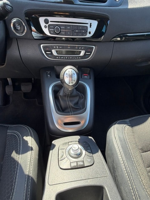 RENAULT Grand Scénic 1.2 16V Turbo Swiss Edition-image-15