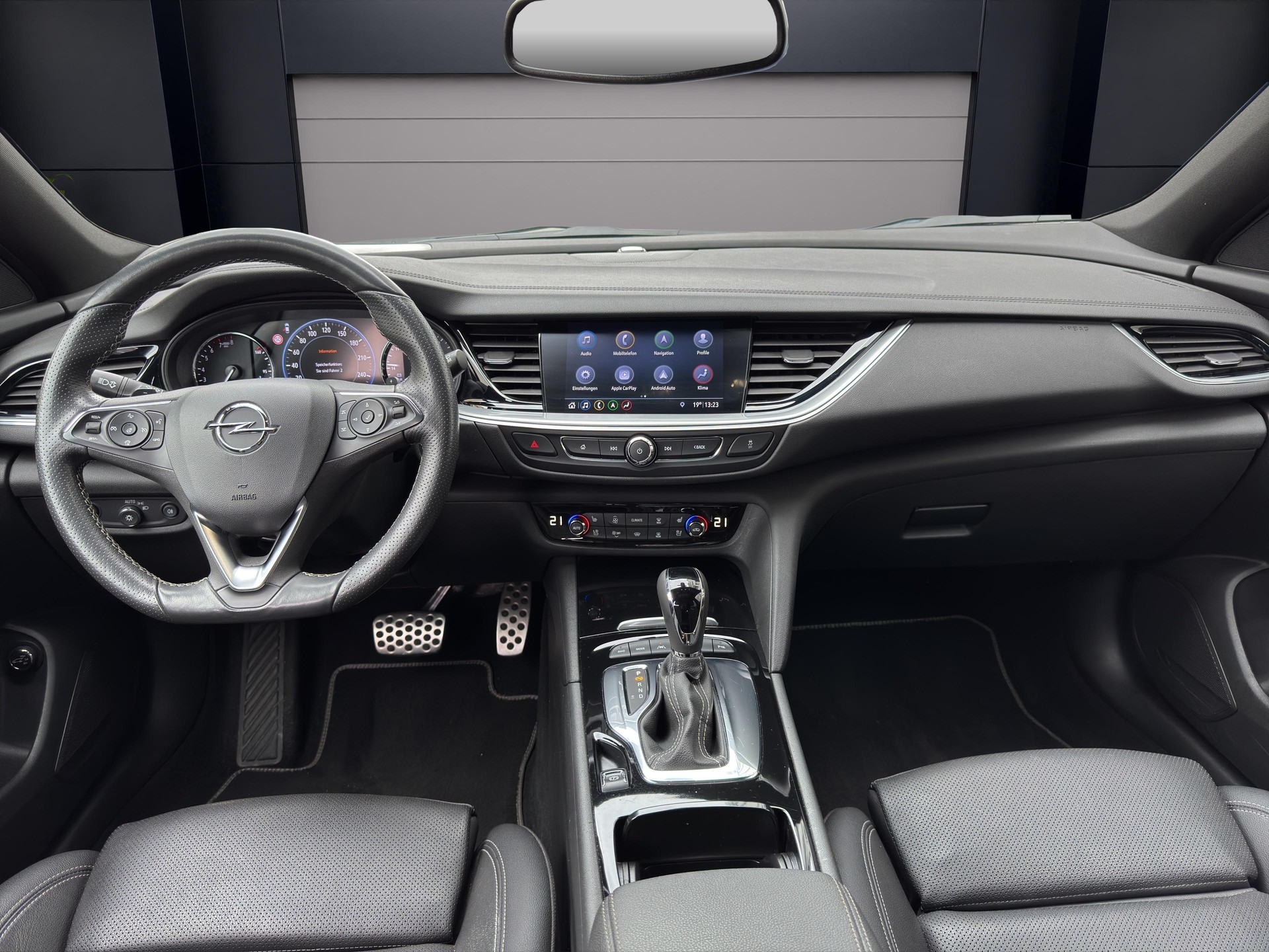 OPEL Insignia Sports Tourer 2.0 T GSi AWD-image-5