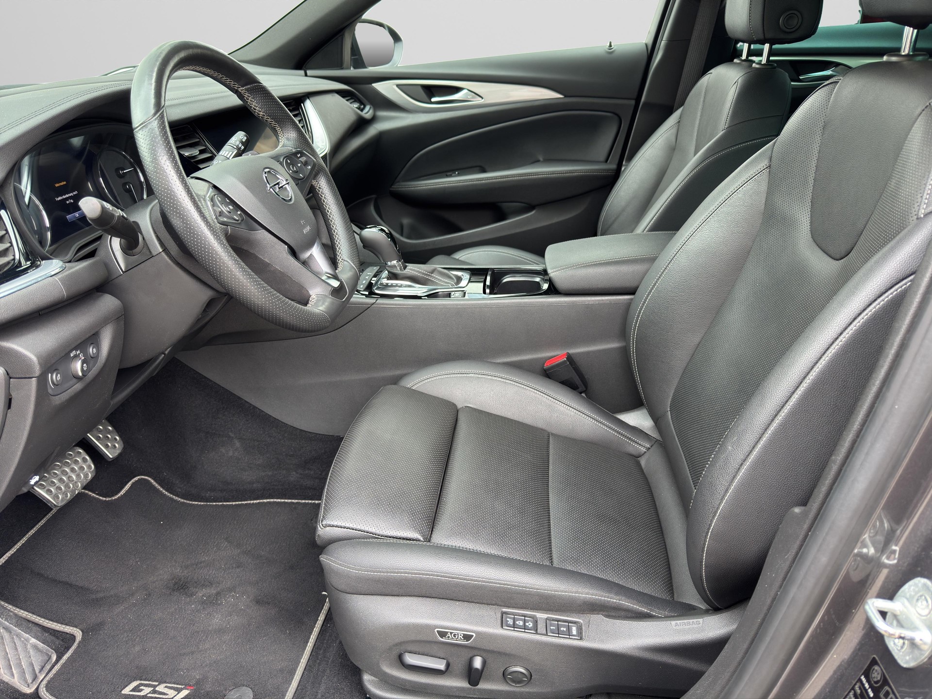 OPEL Insignia Sports Tourer 2.0 T GSi AWD-image-4