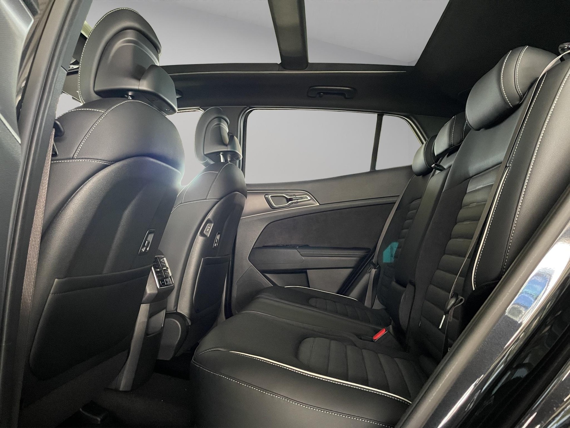 KIA Sportage 1.6 T-GDi PHEV GT-Line-image-9