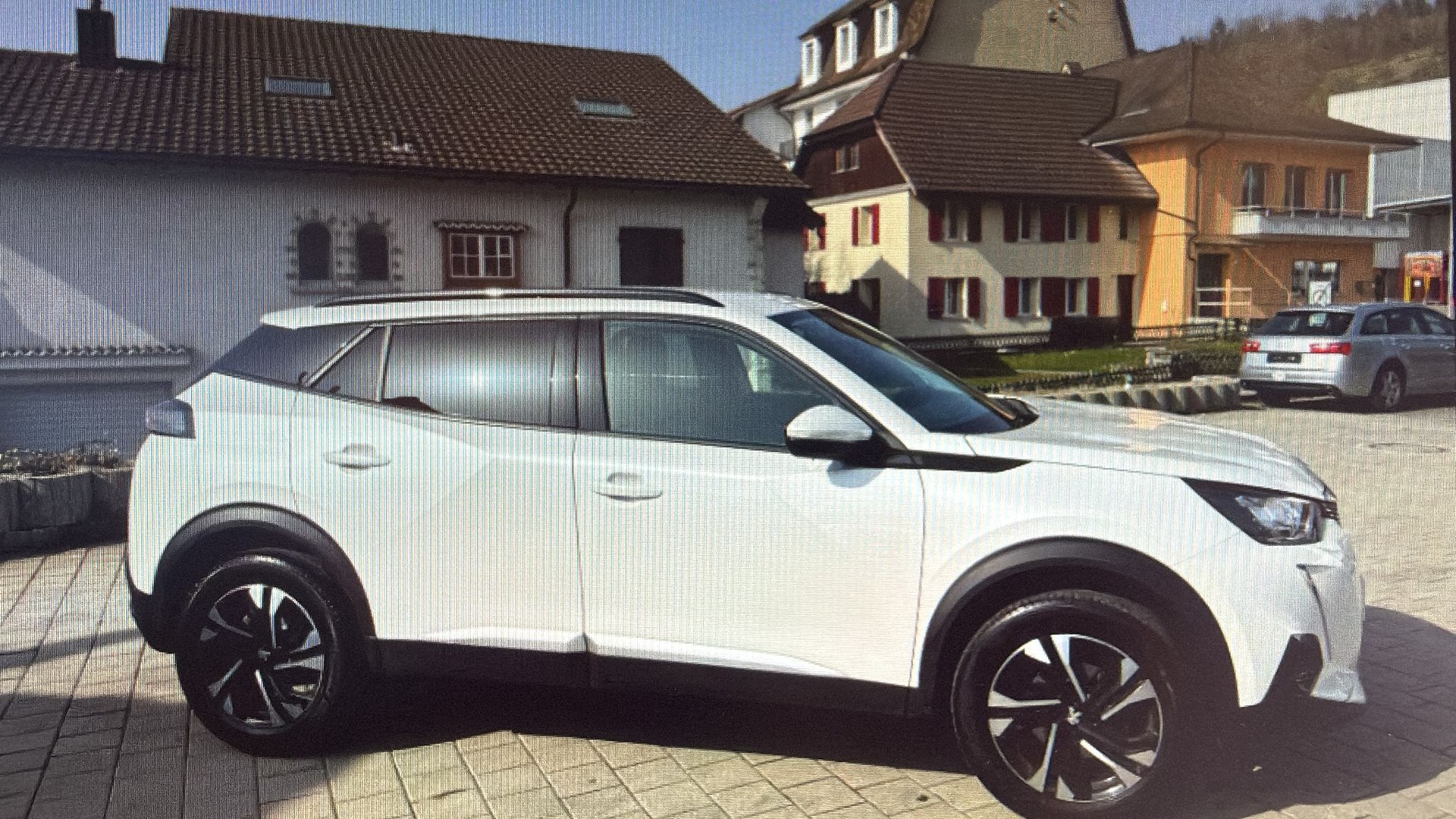 PEUGEOT 1.2 PureTech 130 Active Pack-image-3
