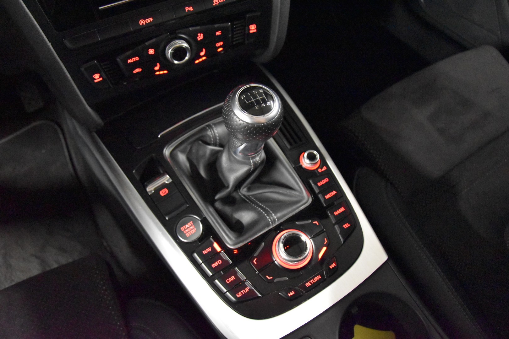 AUDI A5 Cabriolet 2.0 TDI quattro-image-15