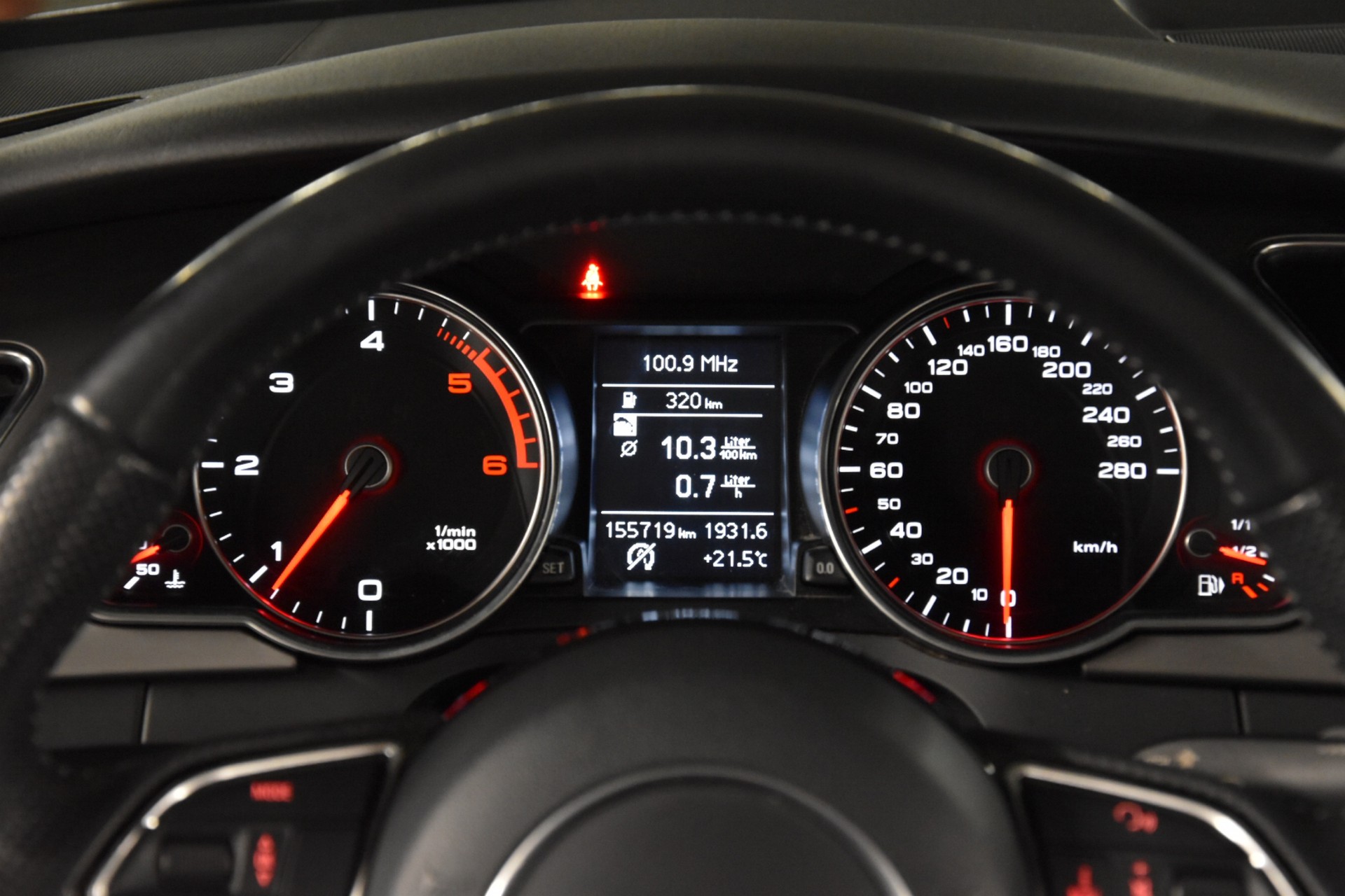 AUDI A5 Cabriolet 2.0 TDI quattro-image-13