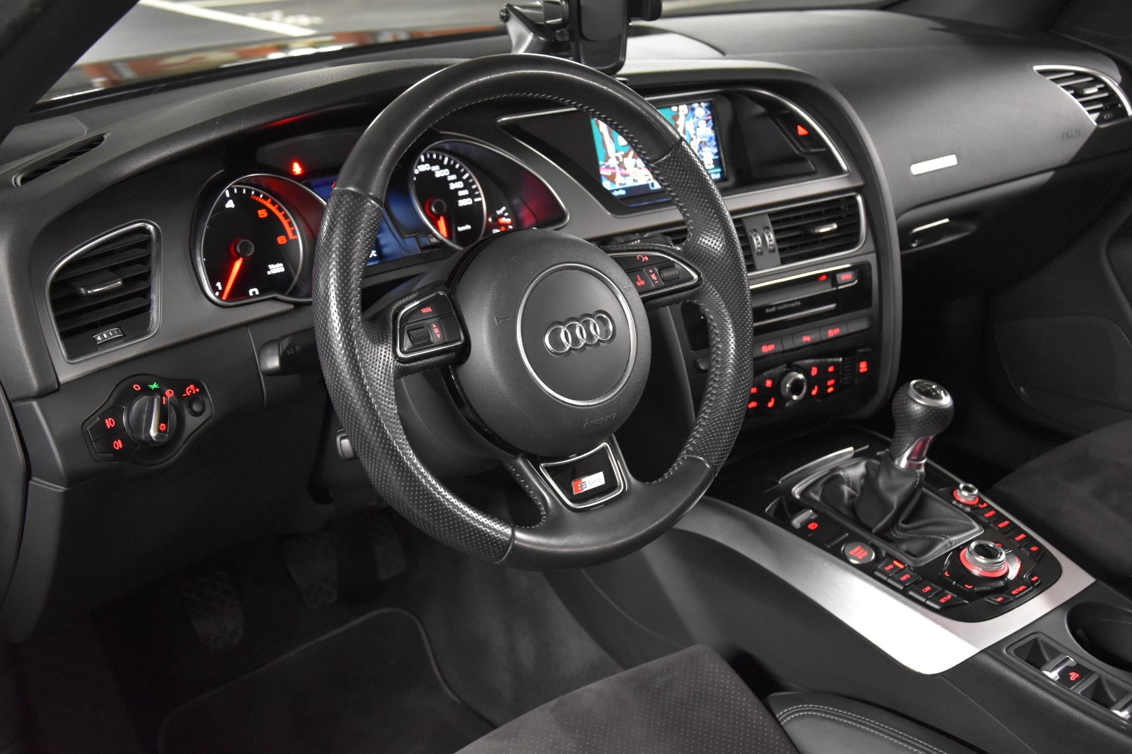 AUDI A5 Cabriolet 2.0 TDI quattro-image-18