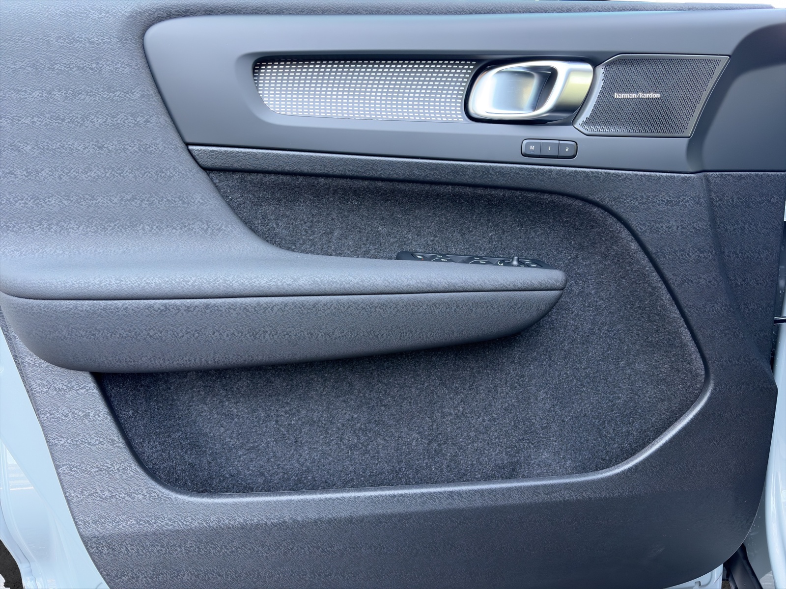 VOLVO EX40 Twin Black Edition AWD-image-14