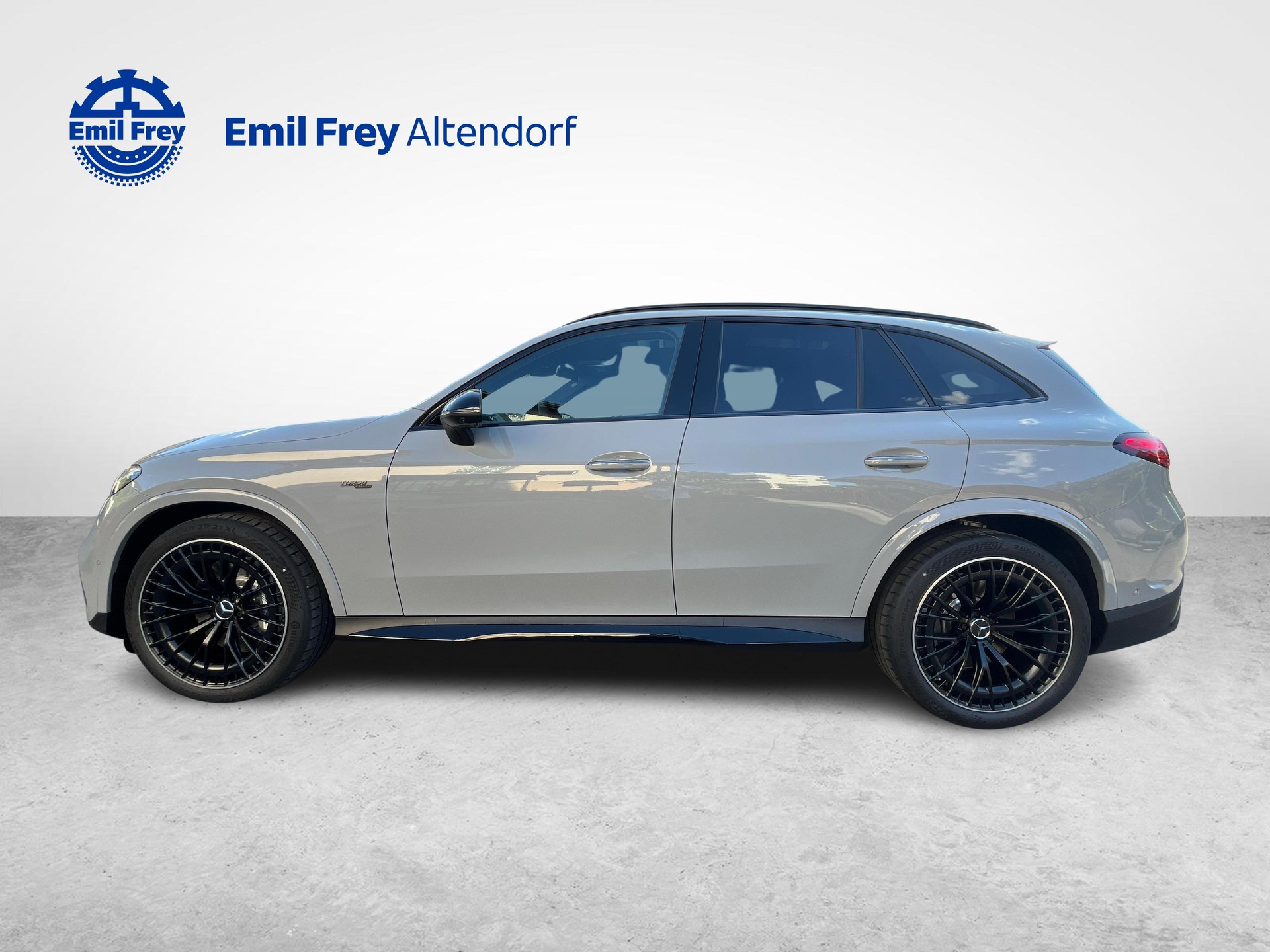 MERCEDES-BENZ AMG GLC 53 4MATIC+-showroom-element-1