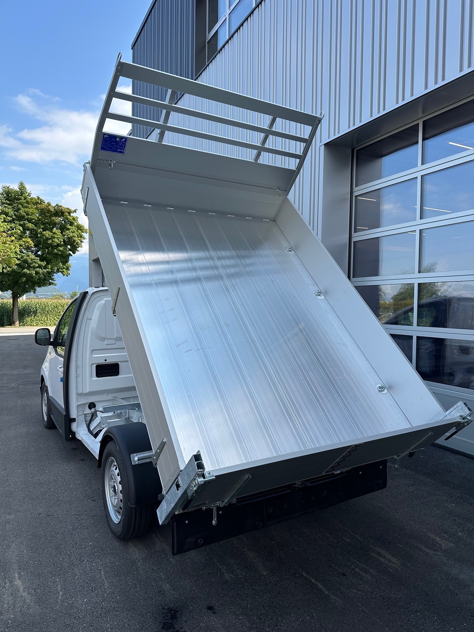 IVECO eMOOVY mit FABA KIPPER K4 2700-image-2